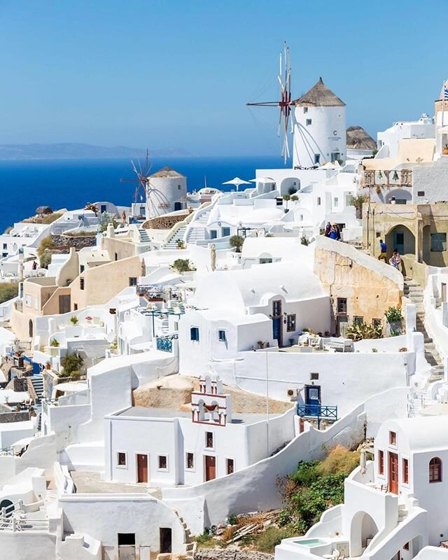 Where's the coolest spot you traveled to last year? Santorini, Greece definitely makes our list! 🇬🇷
.
Check out our 2021 trip calendar if you're looking for more exciting trips! (Link in bio)
.
#VoyEdgeRX #WhereToNext
Photo: @kevinrawalsh