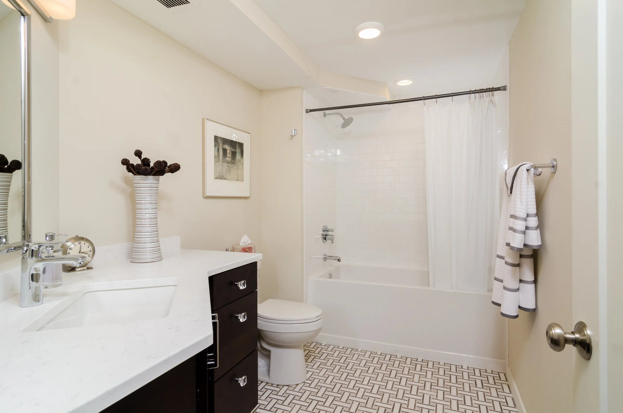 2950DeanPkwy1105-9.jpg