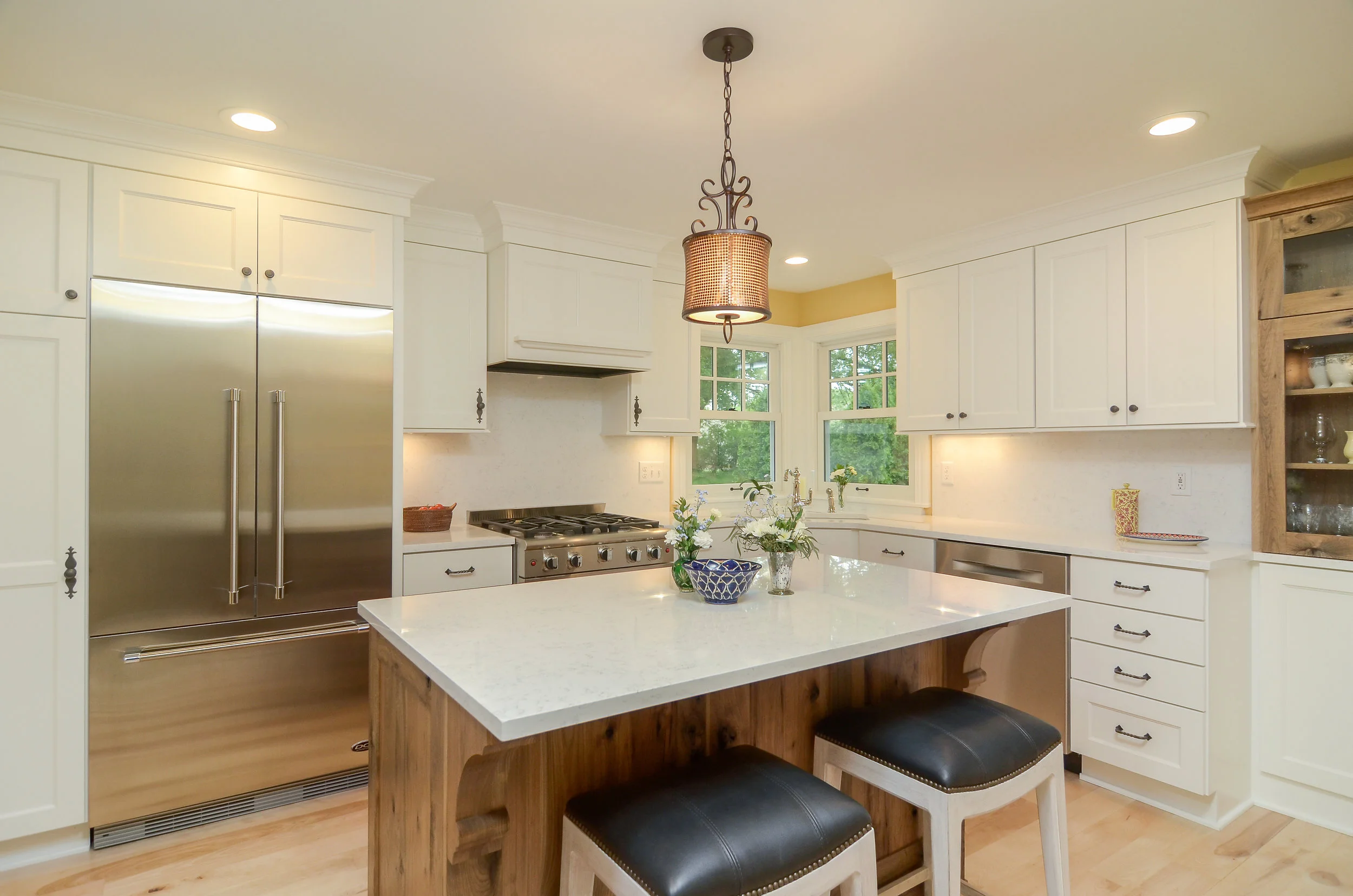 4360 Vernon Ave S-9.jpg