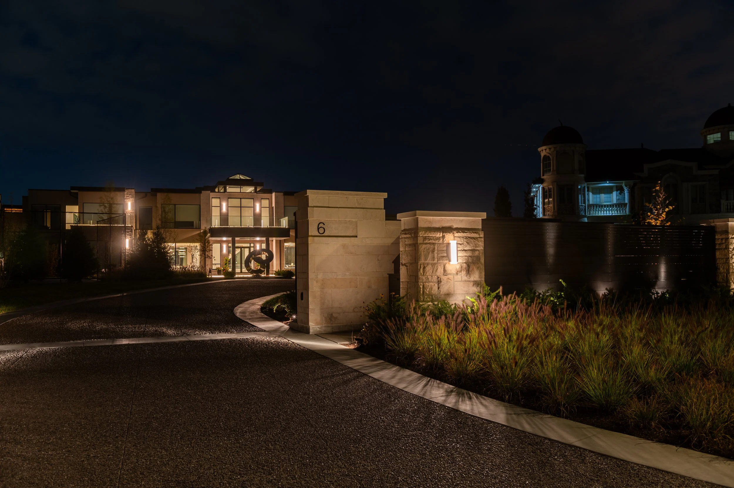 Brampton - Arriscraft Stone Modern Pillar, Integrated Coping Light, embedded Address Number Plate.jpg