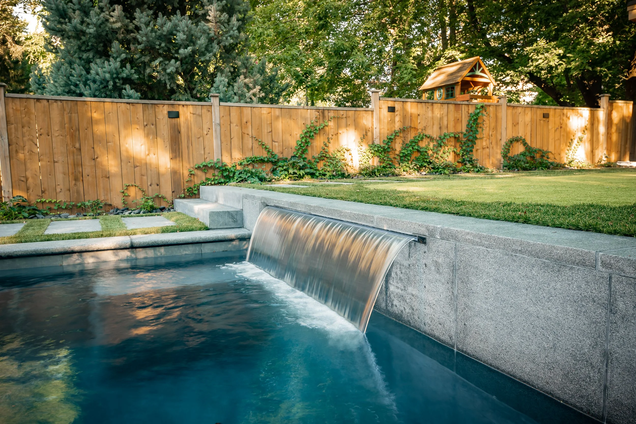 Midtown Toronto - Watefall Feature - Retaining Wall Pool, Granite Retaining Wall.jpg