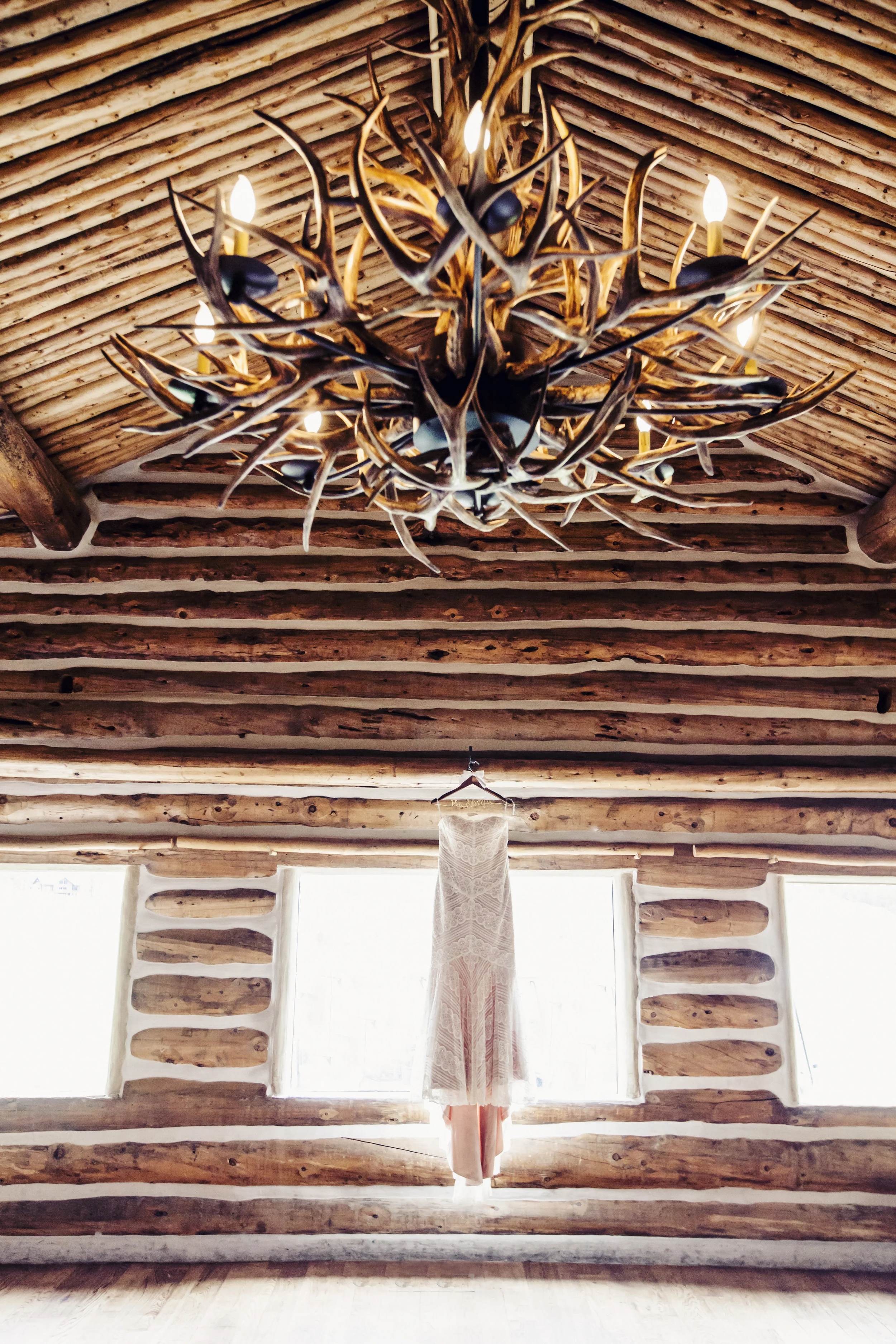 196MarianneBrownPhotographyTimberRidgeKeystoneBreckenridgeRockyMountainsWedding.jpg