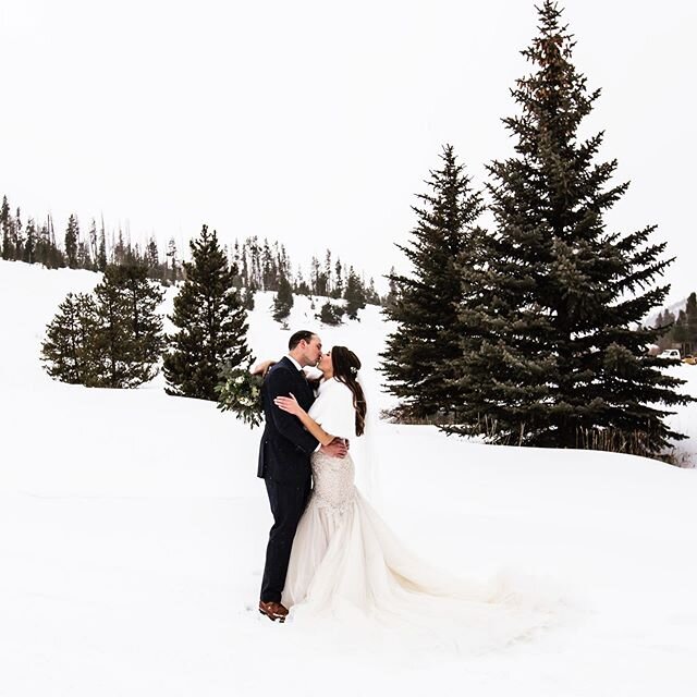 One more winter wedding...Love this couple. Intimate outdoor, Colorado, mountain, ski, snow love-perfect.
@lodgeatbreck 
@summitcelebrant 
@bloomflowershop