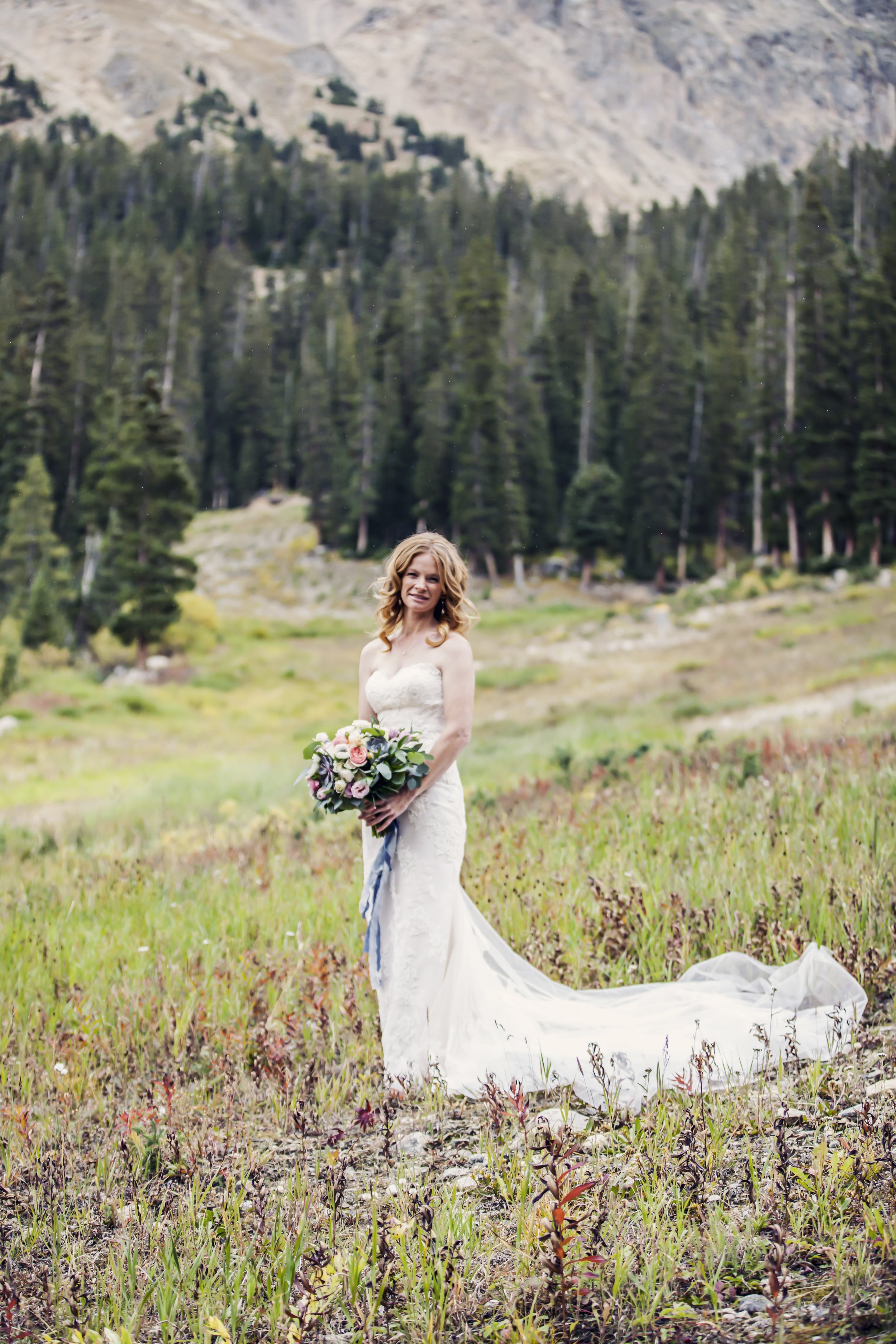 11ArapahoeBasinRockyMoutainWeddingPhotography.jpg