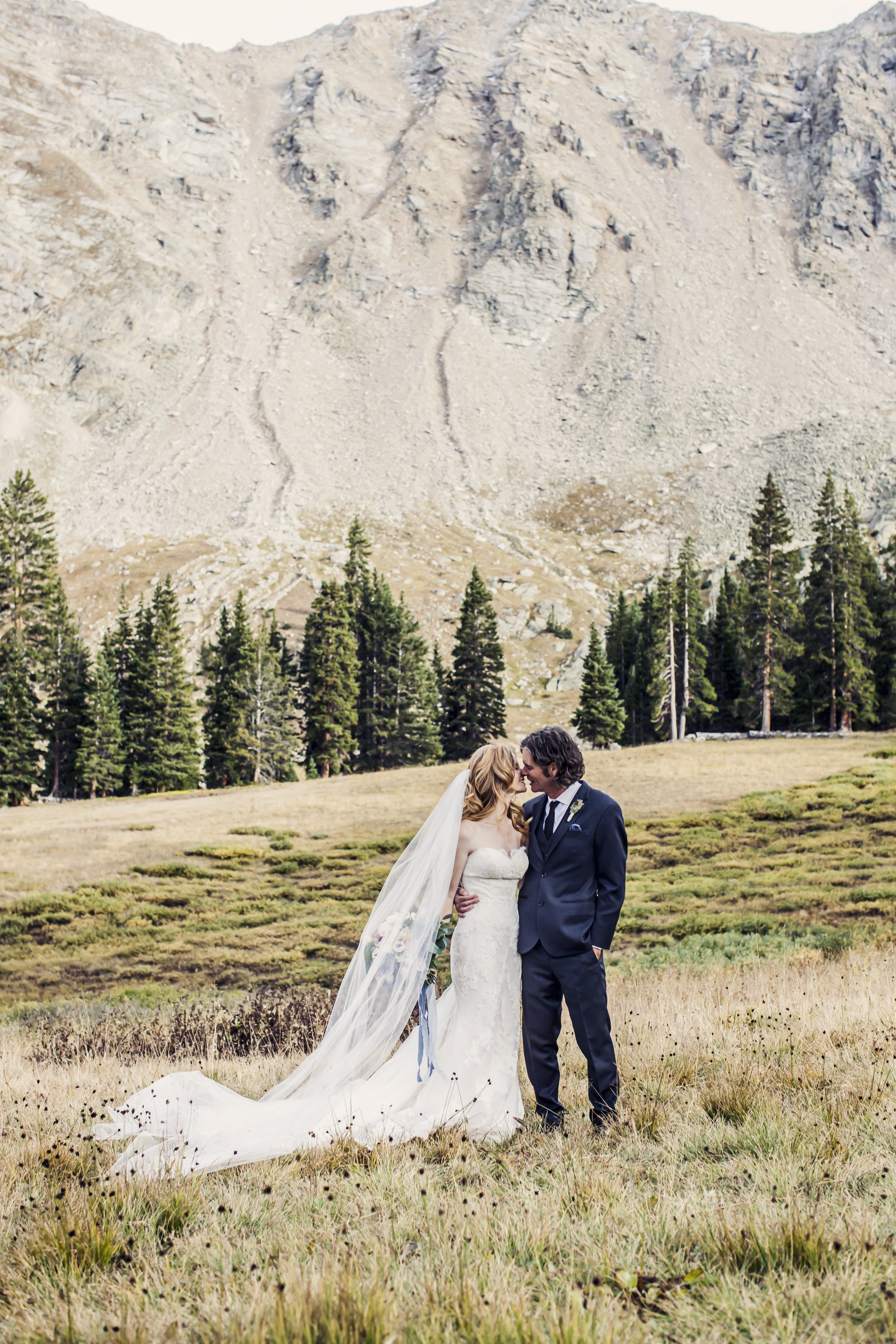 58ArapahoeBasinRockyMoutainWeddingPhotography.jpg