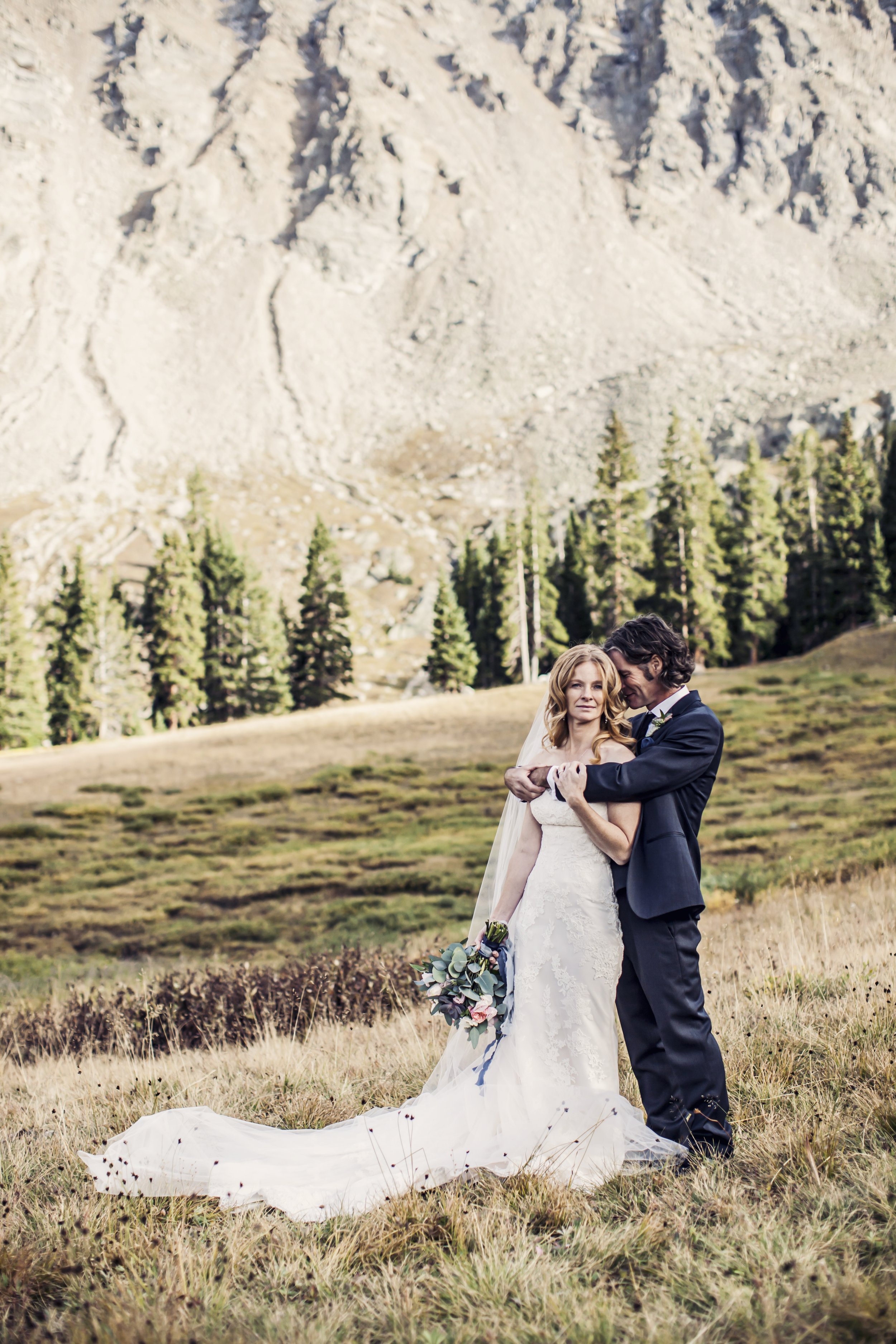 65ArapahoeBasinRockyMoutainWeddingPhotography.jpg