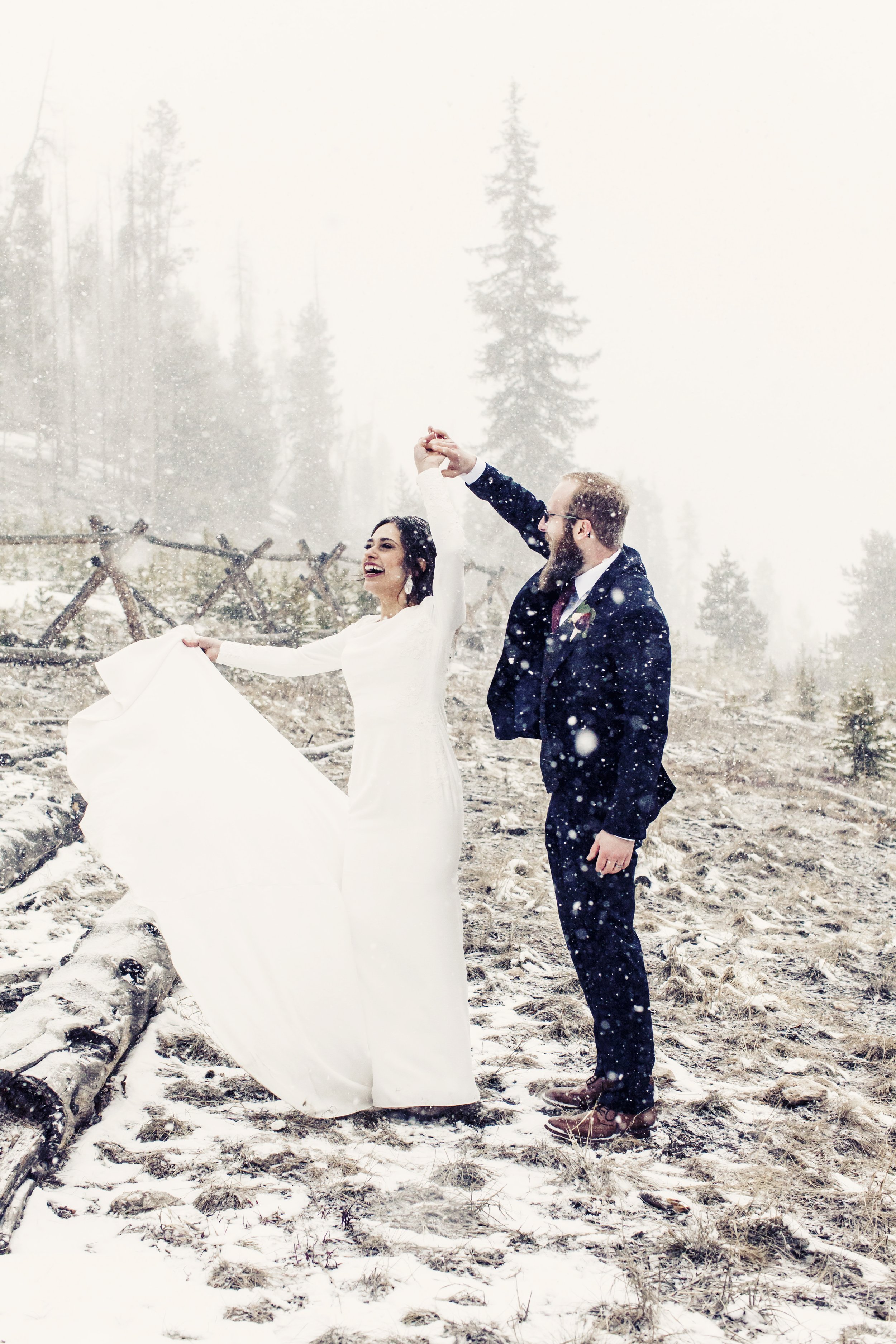 103MarianneBrownColoradoSapphirePointWeddingPhotography.jpg