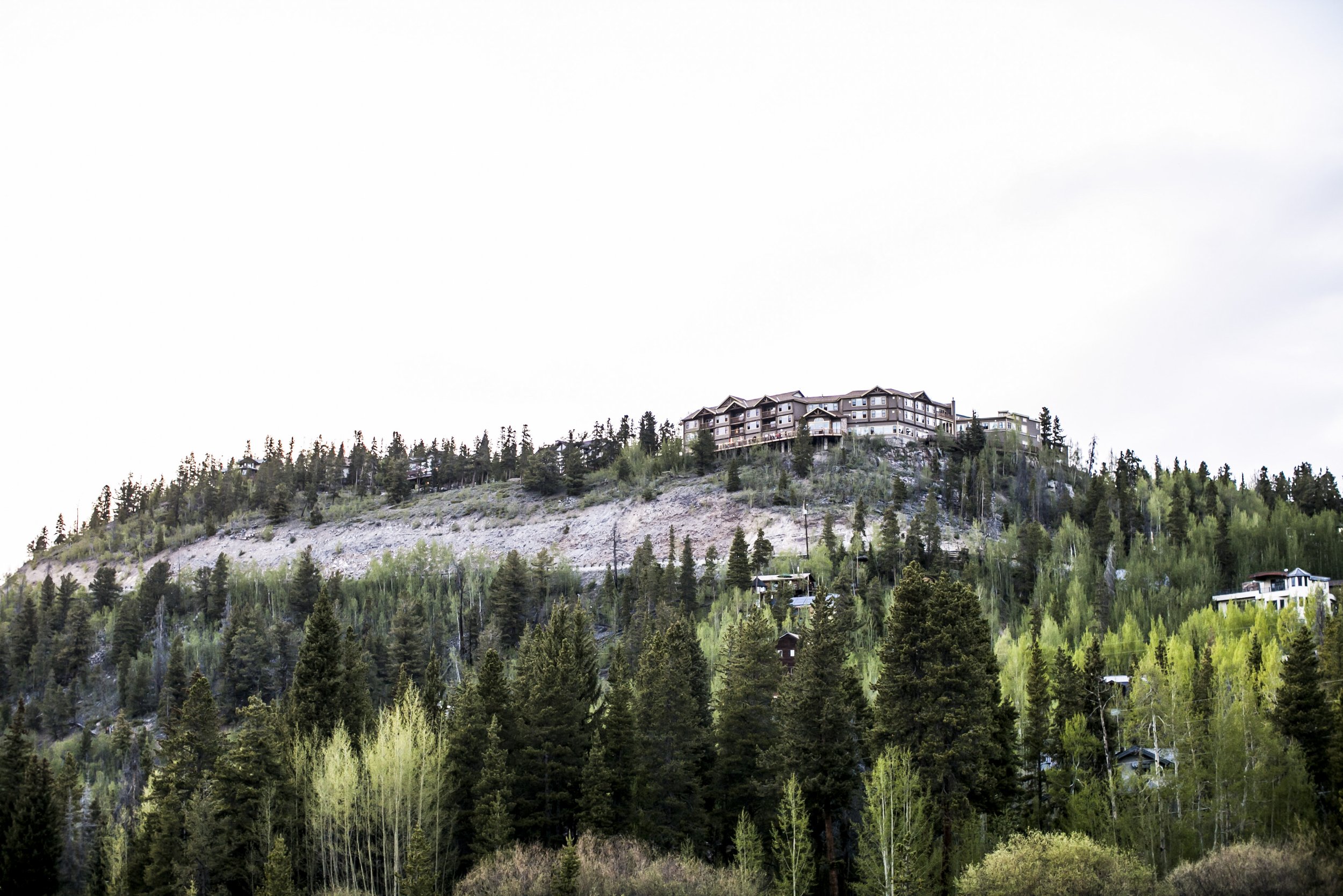 001MarianneBrownLodgeatBreckenridgeWeddingPhotography.jpg