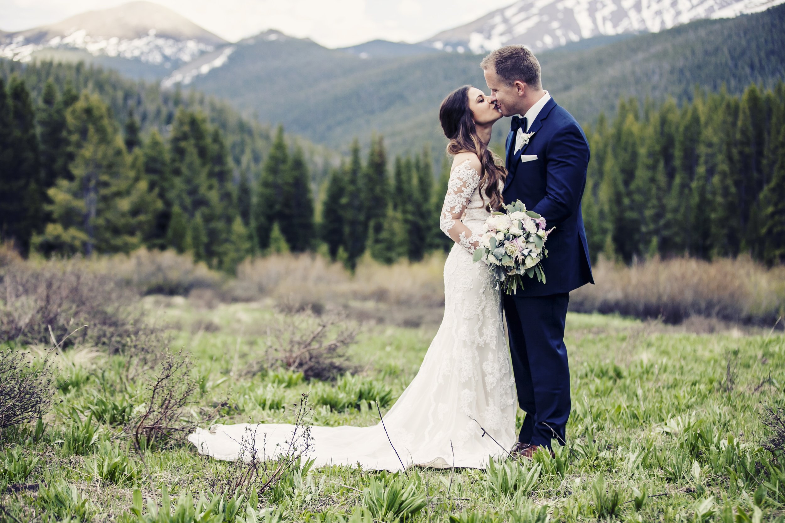 077MarianneBrownLodgeatBreckenridgeWeddingPhotography.jpg