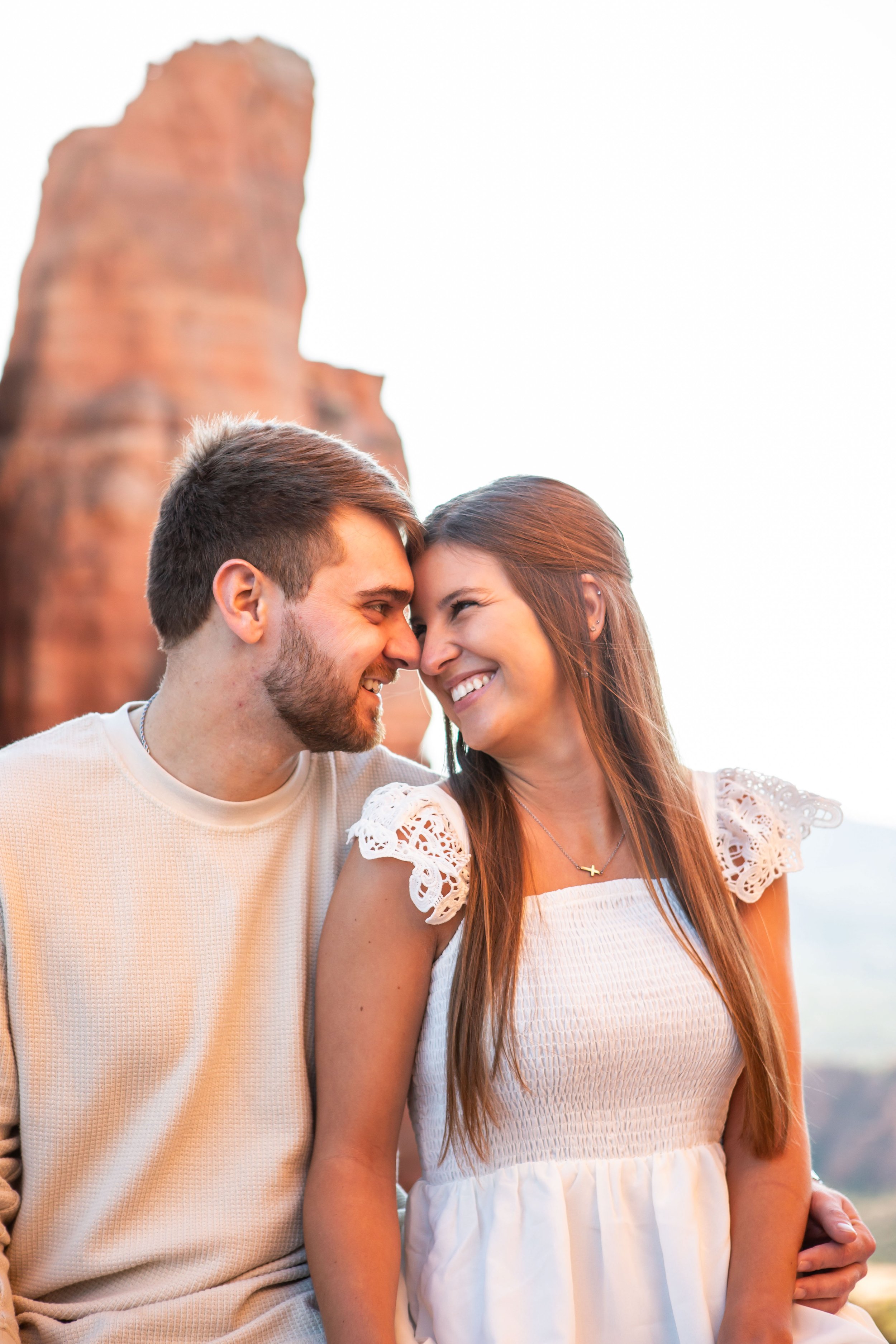 CathedralRockWeddingEngagmentPhotographySedona013_1.jpg