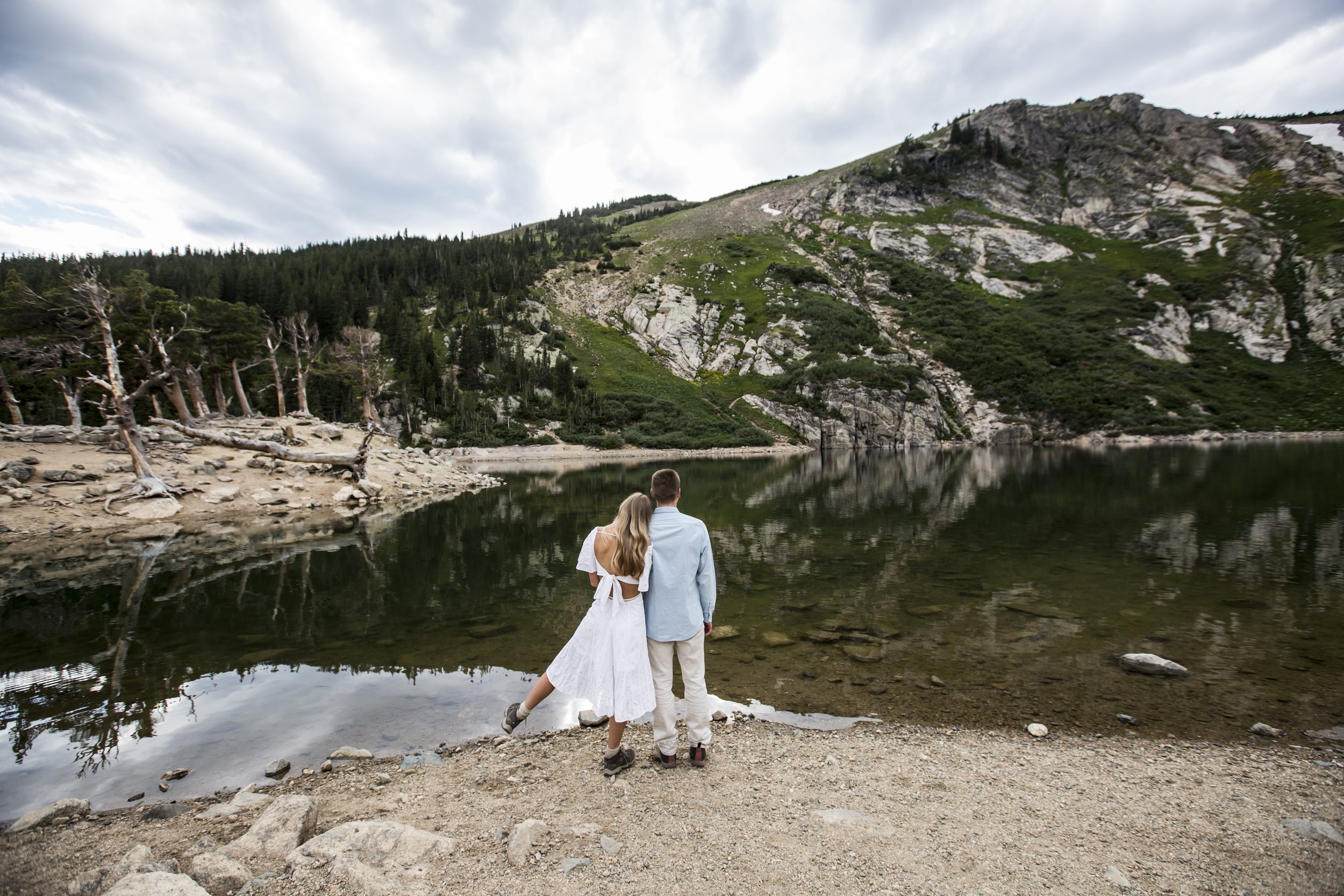 ColoradoWeddingPhotographerEngamentStMarysGlacier007.jpg