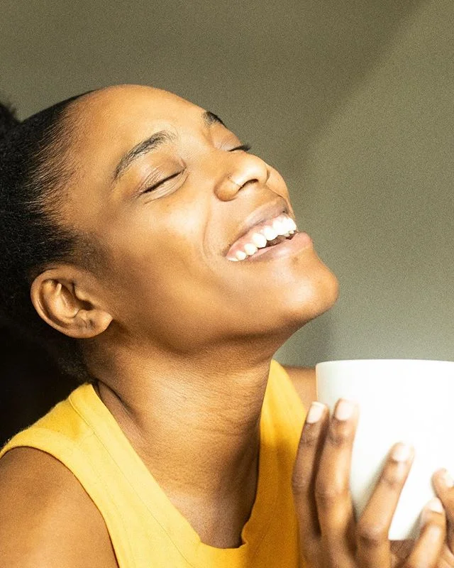 Me pretending like there&rsquo;s something in this cup 😩 .
.
.
.
.
.
#portraitphotography #nyc #commercial #photography #selfportrait coffee #smile #skincare #happy #sundayfunday #lifestyle #life  #cup #creative #photoshoot #photographer #photoshop 