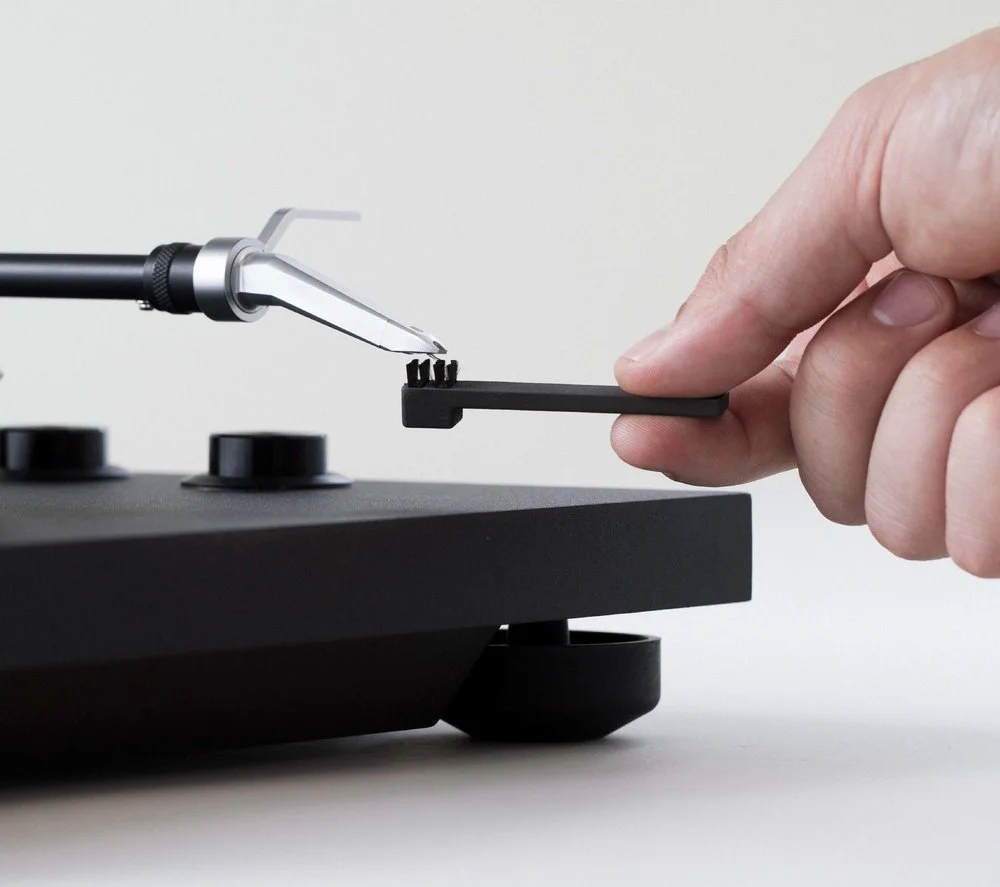 Chổi vệ sinh thanh và mũi kim