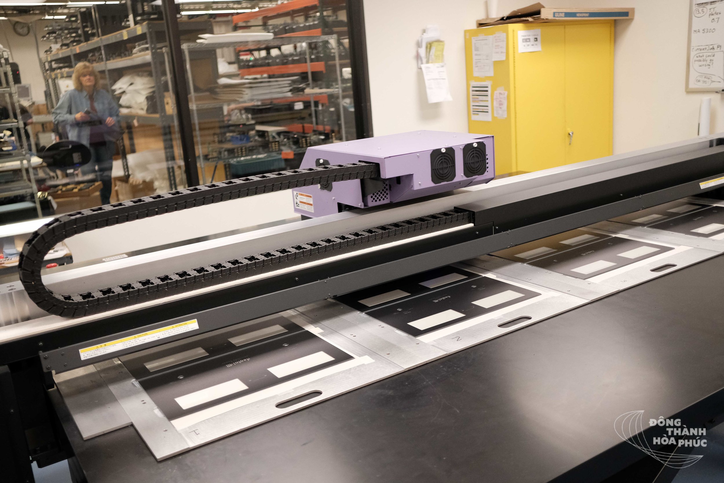 Máy sơn tia cực tím mới tại McIntosh