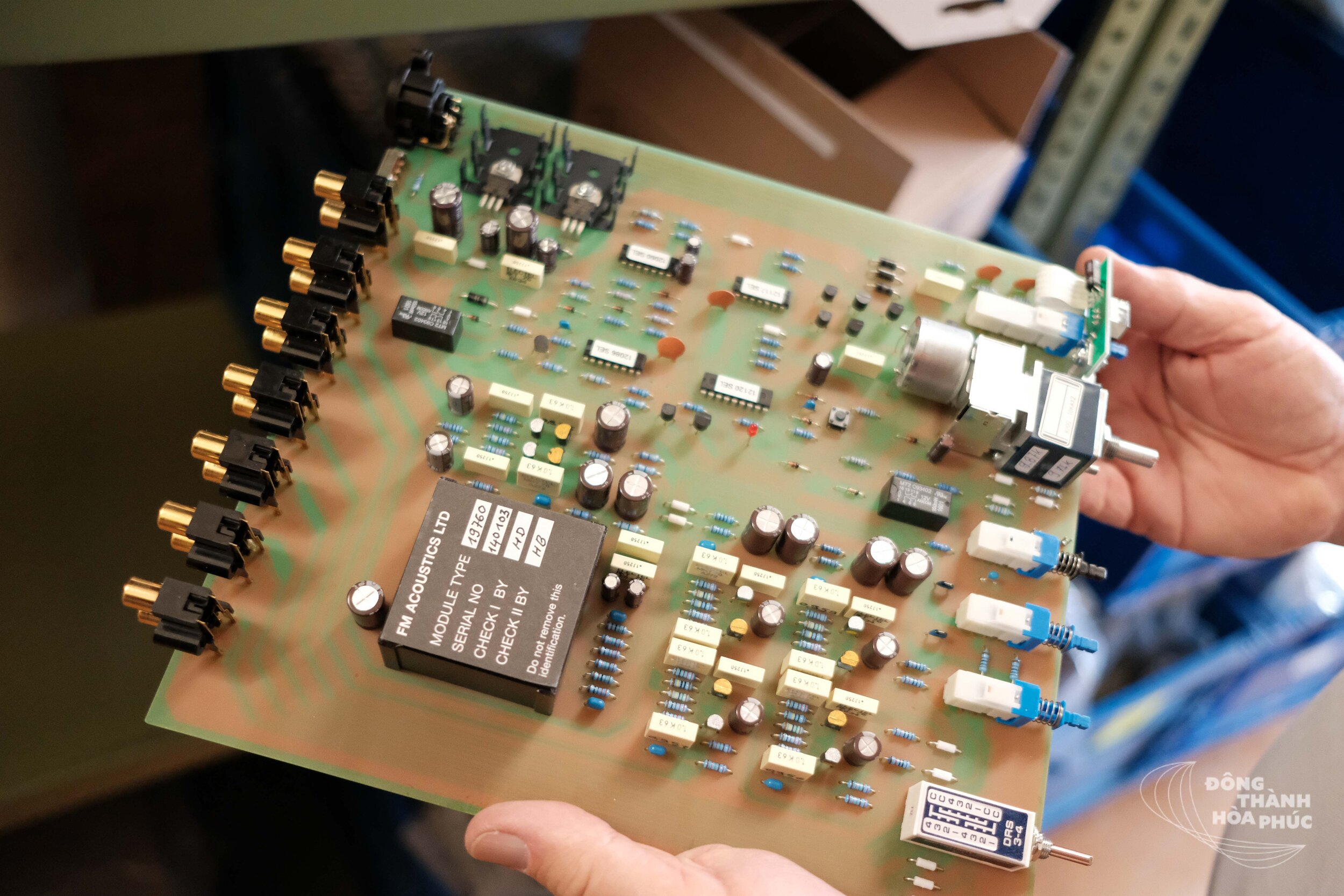 Tất cả bo mạch FM Acoustics đều được chế tác thủ công bằng tay