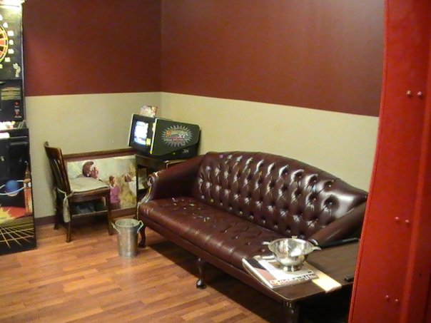 Lounge 3.jpg