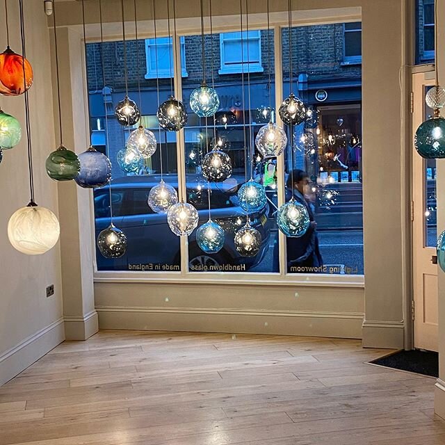 Sourcing fun in Islington.  #interiordesign #chandelier #pendantlightingdesign #flos #rothchildandbickers #inspiration #londoninteriordesigner