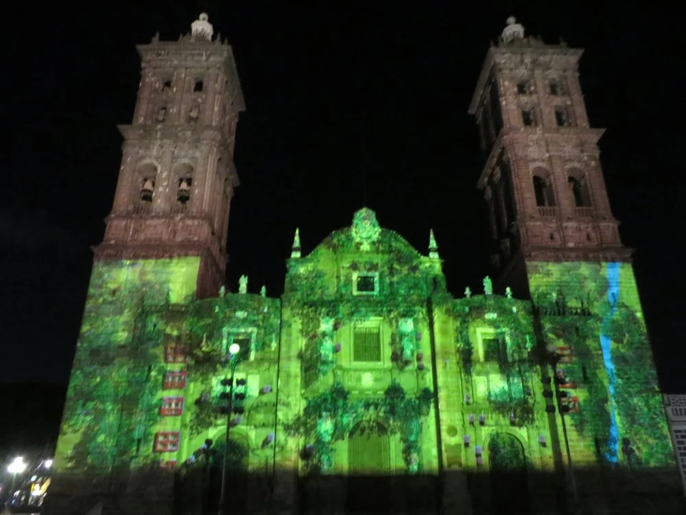 On Friday and Saturday there is a fabulous light show