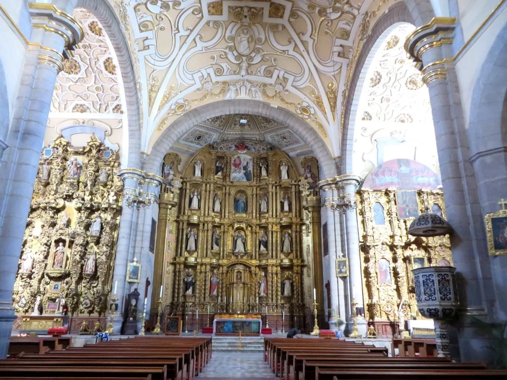 But inside the Iglesia de Santo Domingo is stunning. And this is nothing compared to the chapel