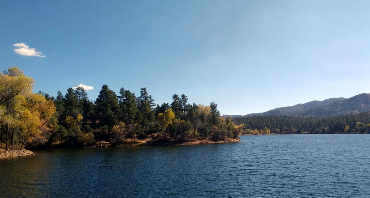 Fantastic Autumn hike around Lynx Lake