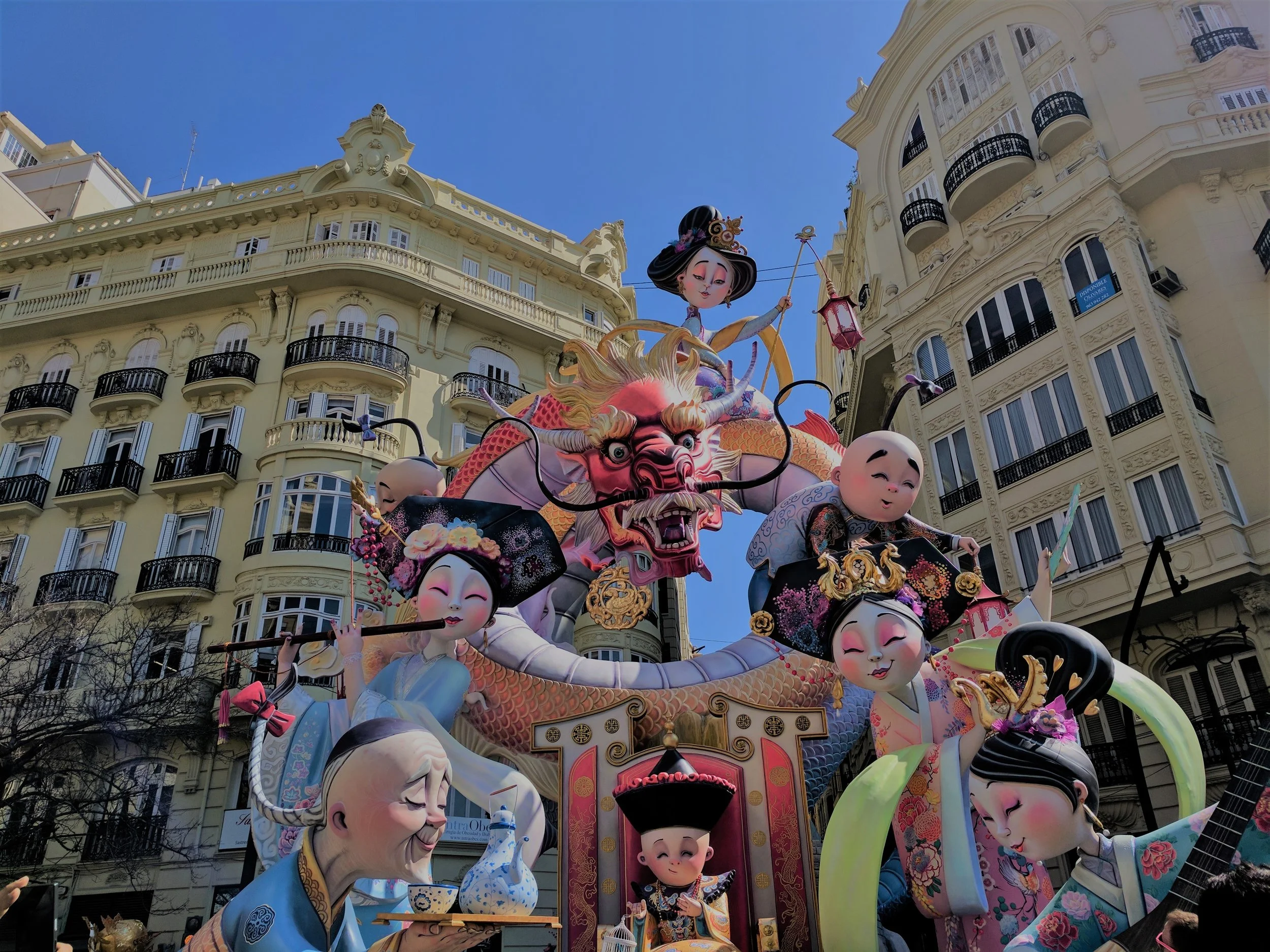 One example of a Fallas made up of multiple ninots