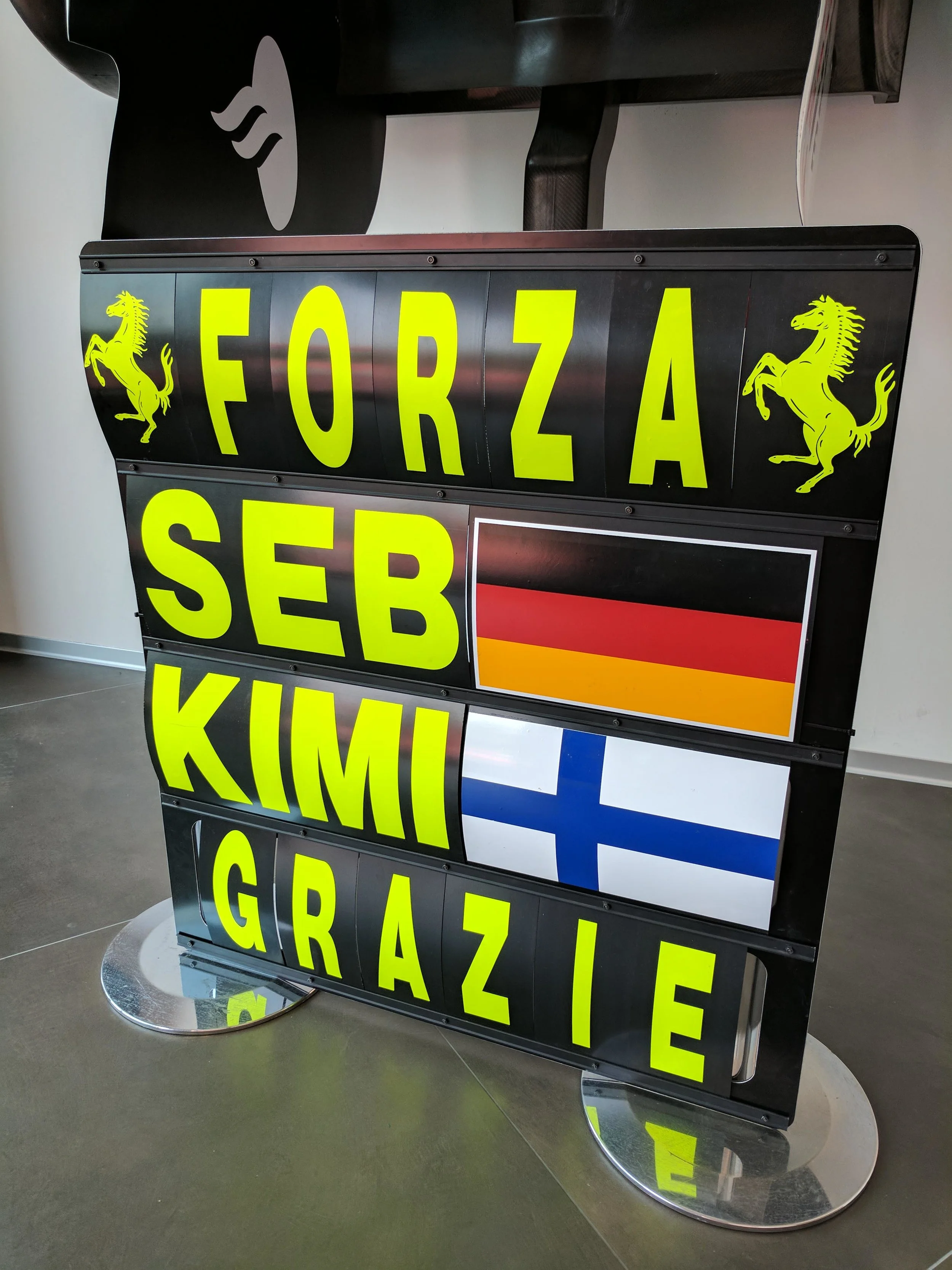 Pit Board Ferrari.jpg