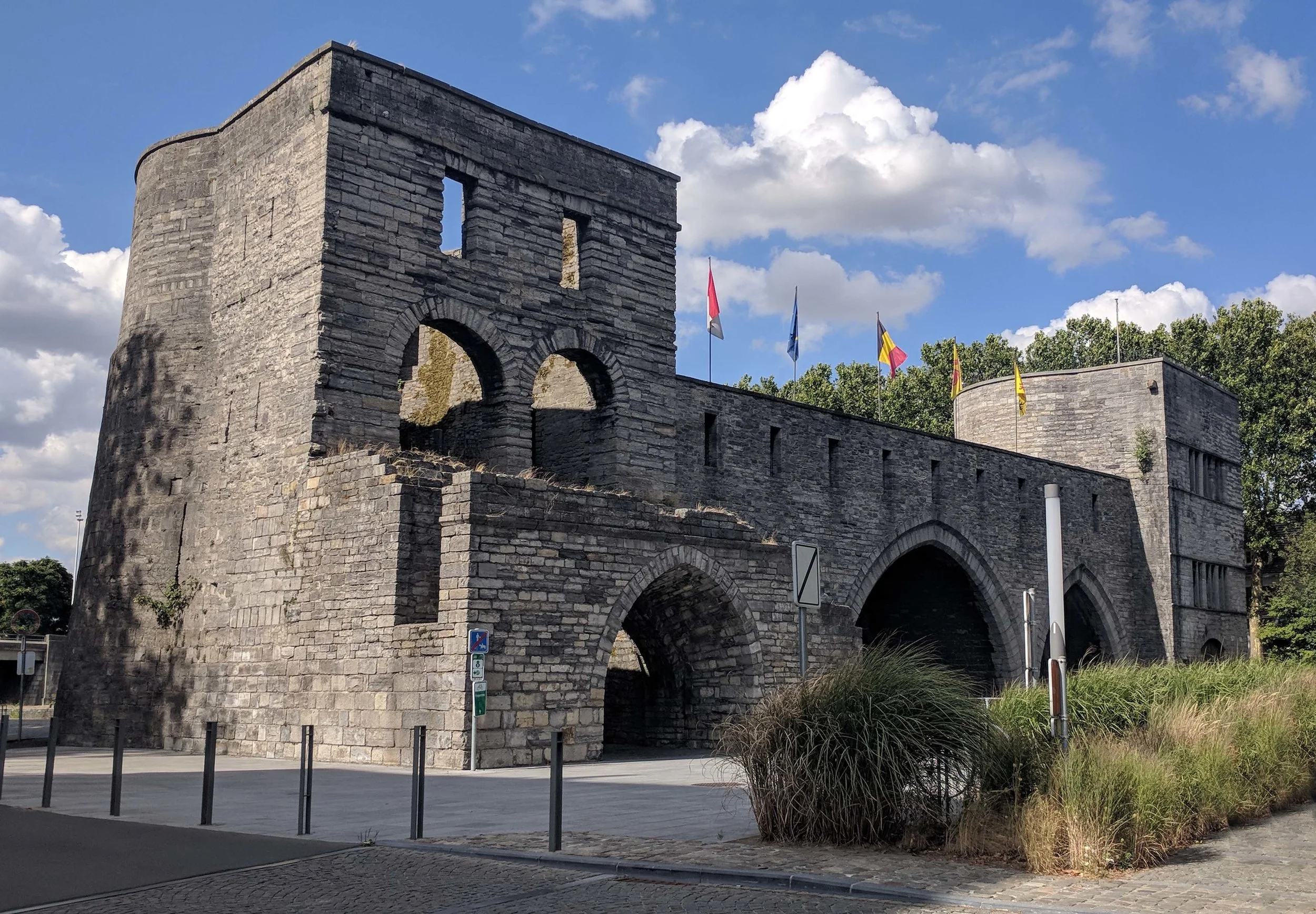 Pont des Trous, Tournai
