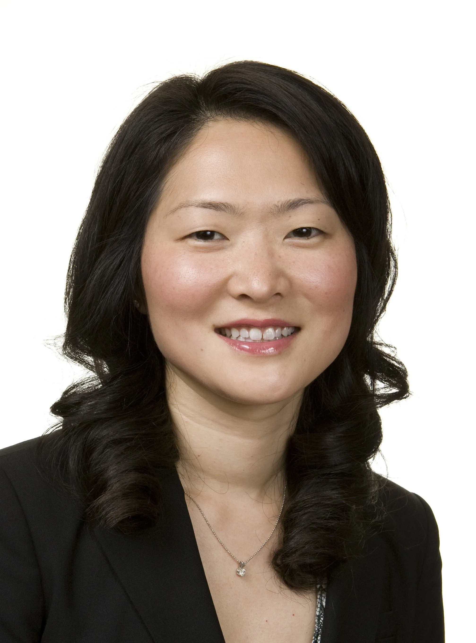 Cathy Hwang Dr. Catherine Hwang is an Orbital & Oculofacial plastic surgeon at the Cole Eye Institute at the Cleveland Clinic Foundation. Dr. Hwang completed her training at the University of Pennsylvania as well as the University of California, Los Angeles. She practiced in Los Angeles and Beverly Hills and was an Assistant Clinical Professor at UCLA from 201-2016. She is an active member of the American Society of Oculoplastic and Reconstructive Surgery, American Academy of Ophthalomology, and the American Academy of Cosmetic Surgery. Dr. Hwang has travelled nationally and internationally lecturing on botulinum toxin, fillers, filler complications and eyelid surgery. She is also an active researcher investigating functional and cosmetic eyelid and orbital disorders.