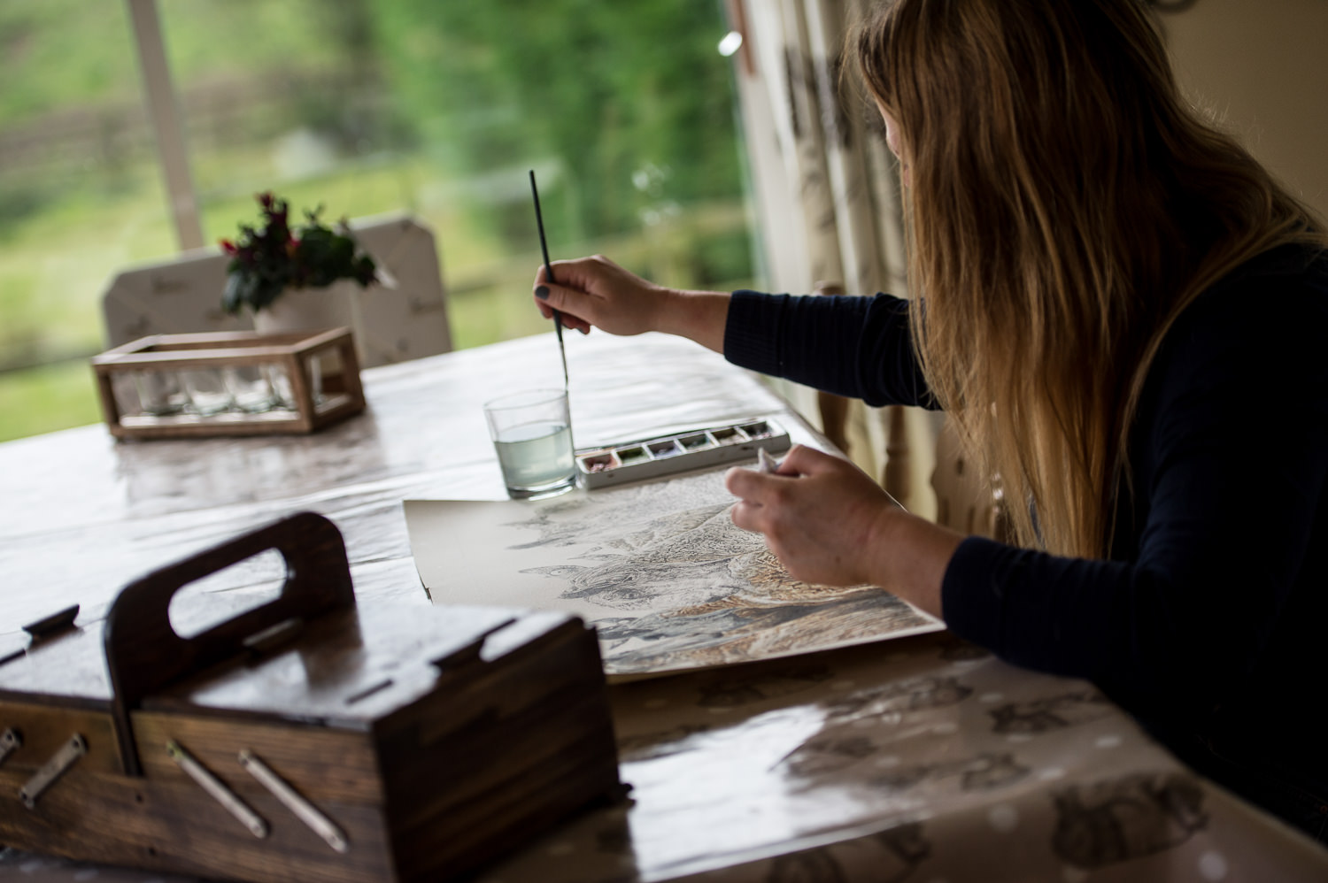 Kate Simpson Fine Artist working in her studio