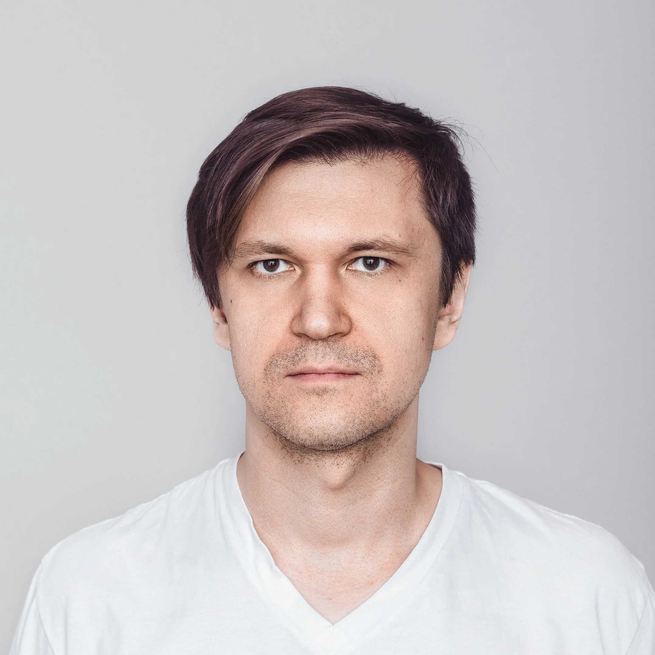 Роман ШТЫЛЬ-БИТЫНЬШ Шеф-редактор. Из поселка Врангель в Приморье переехал в Петербург, где учился журналистике в университете. Работал в гуманитарном проекте Arzamas, на гейминговом телеканале Game Show и образовательном «Наука 2.0», создавал службу промо РБК ТВ.