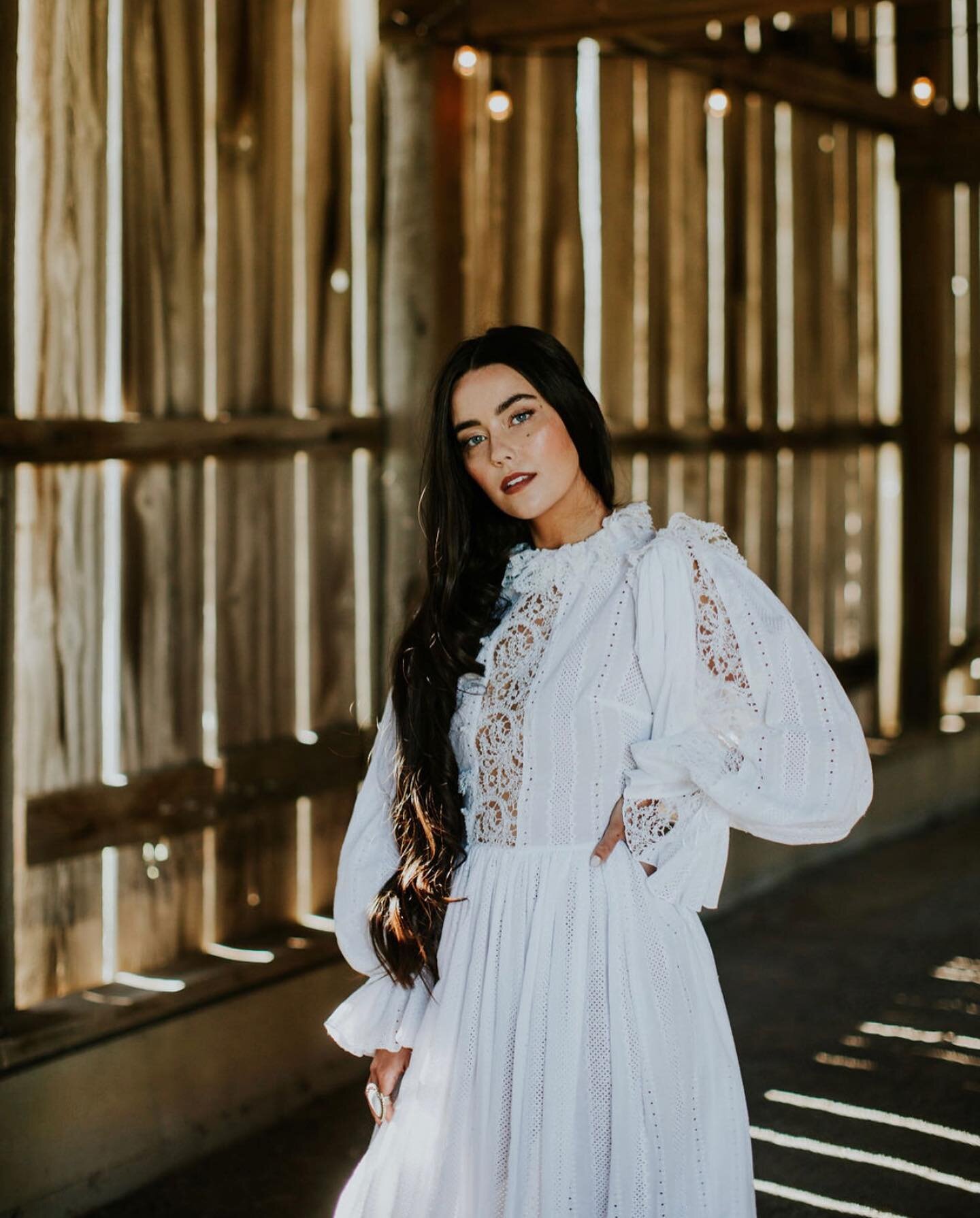 Dreaming of sweet spring time ☁️ #oldblueribbonfarm #erintrimblephotography