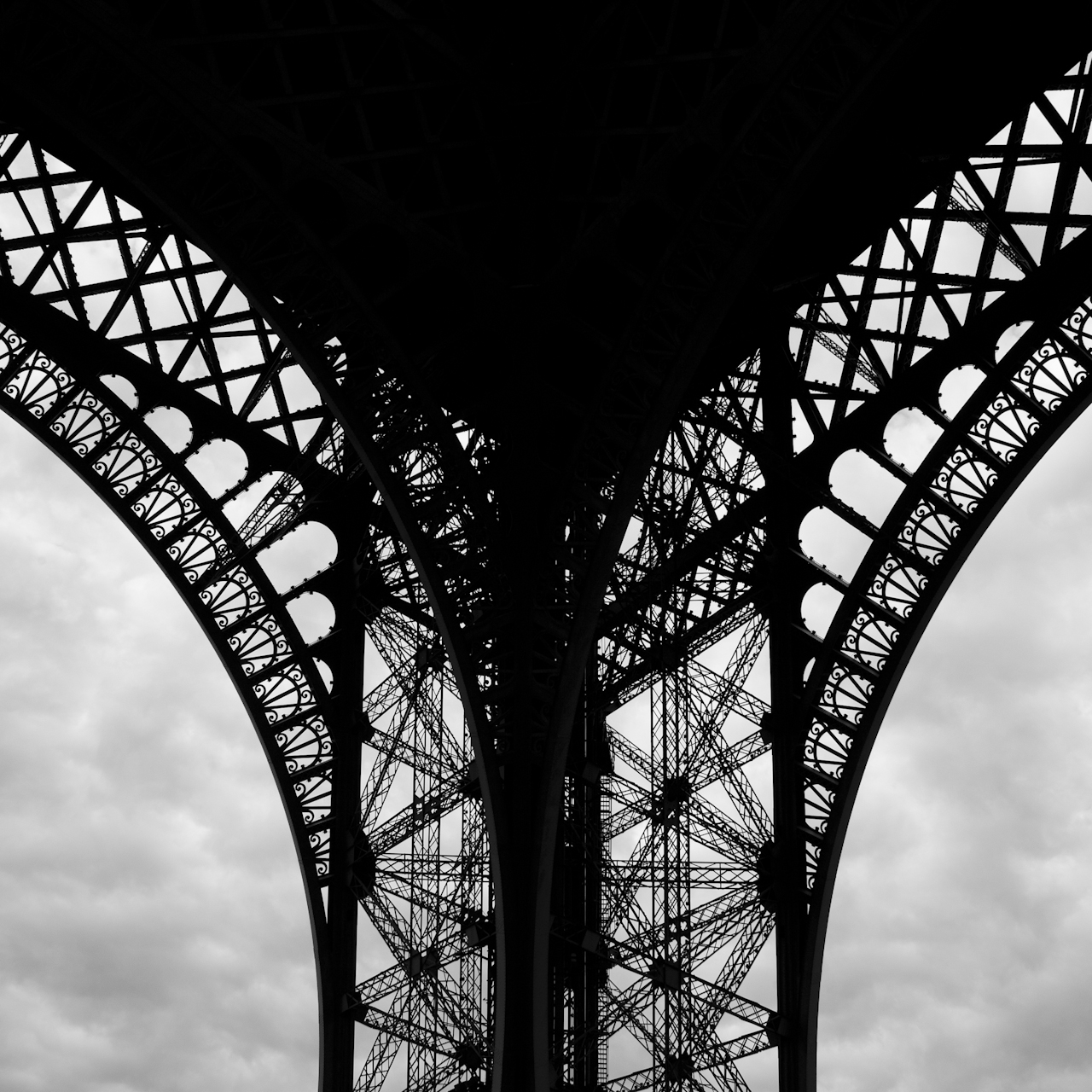 3 EIFFEL.jpg