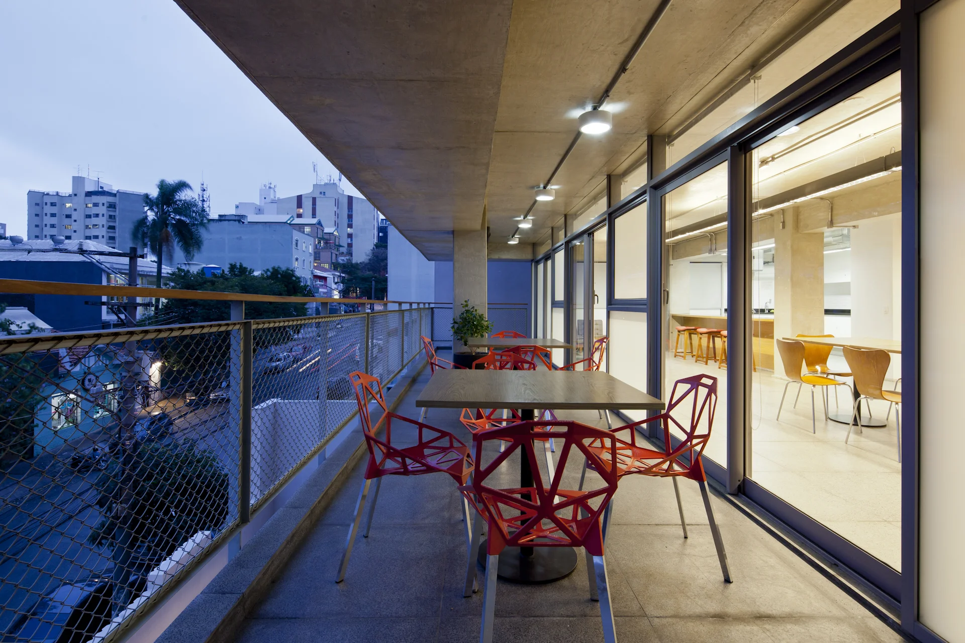 BOX 298 - AUM ARQUITETOS-1.jpg