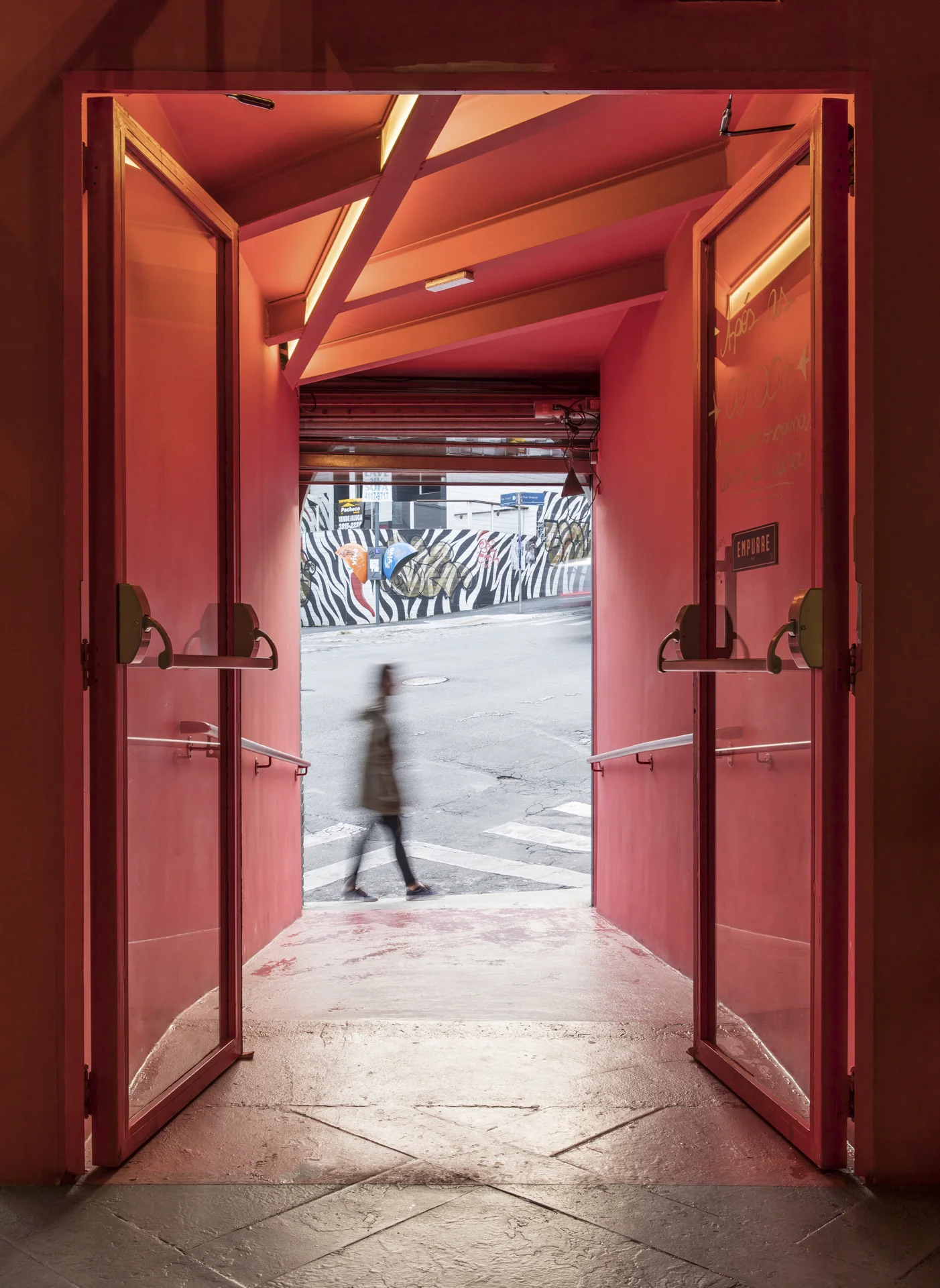 BENZINA - SUPERLIMAO STUDIO-4.jpg