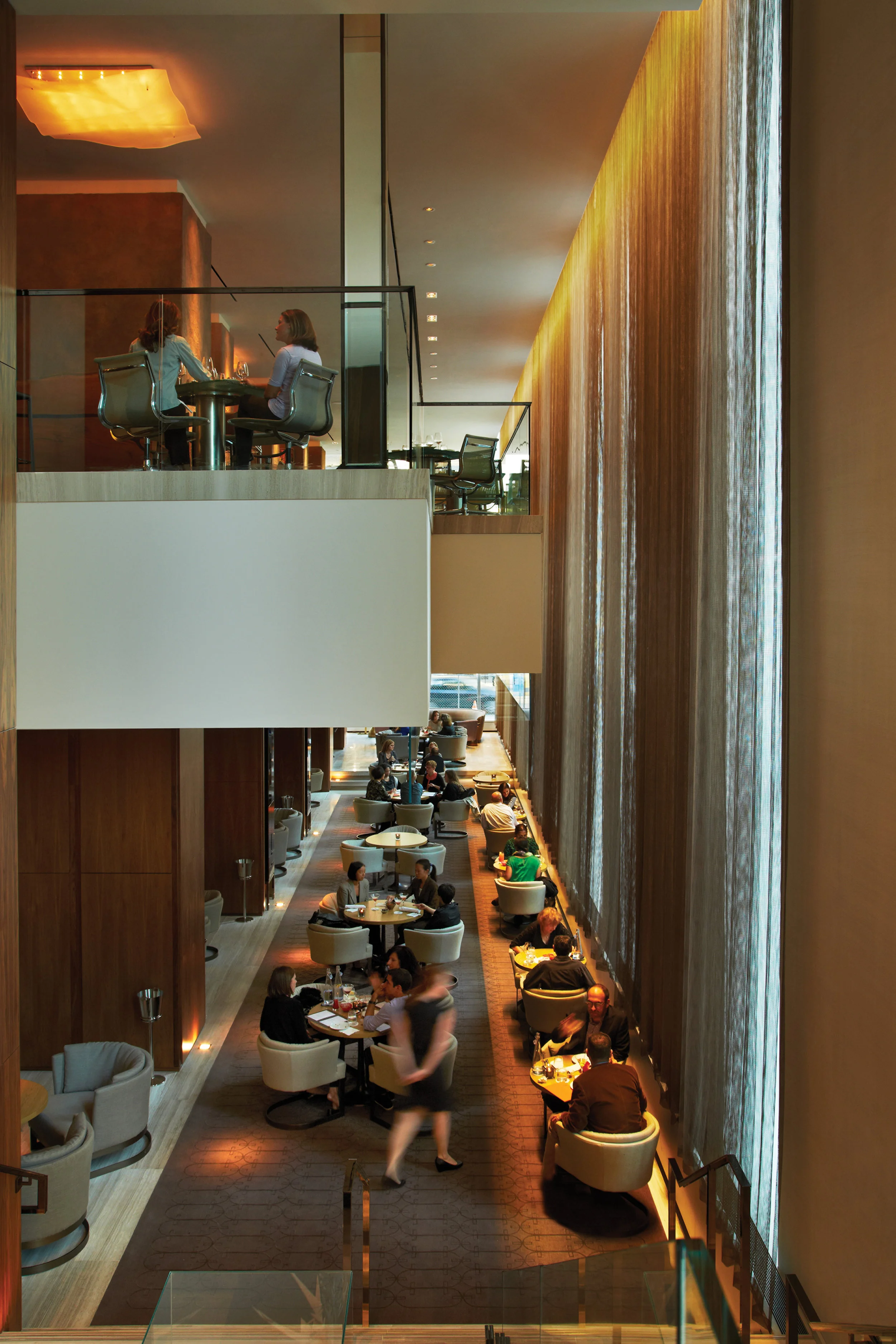 Bar Restaurant.jpg