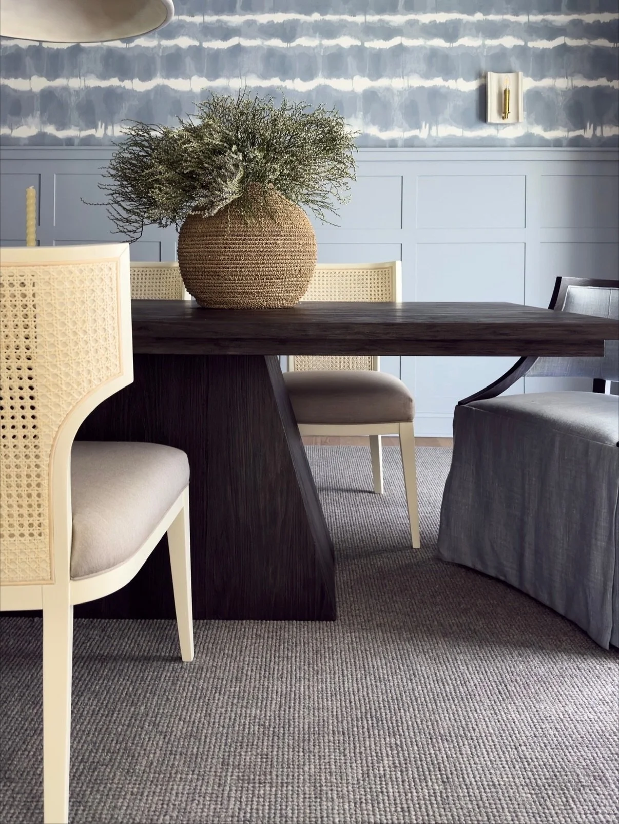 Thanksgiving brings the guests&hellip; but this dining room brings the magic all year long.
Tailored textures, layered blues, and details made just for our client &mdash; a space that feels just as beautiful on a quiet Tuesday as it does when the tab
