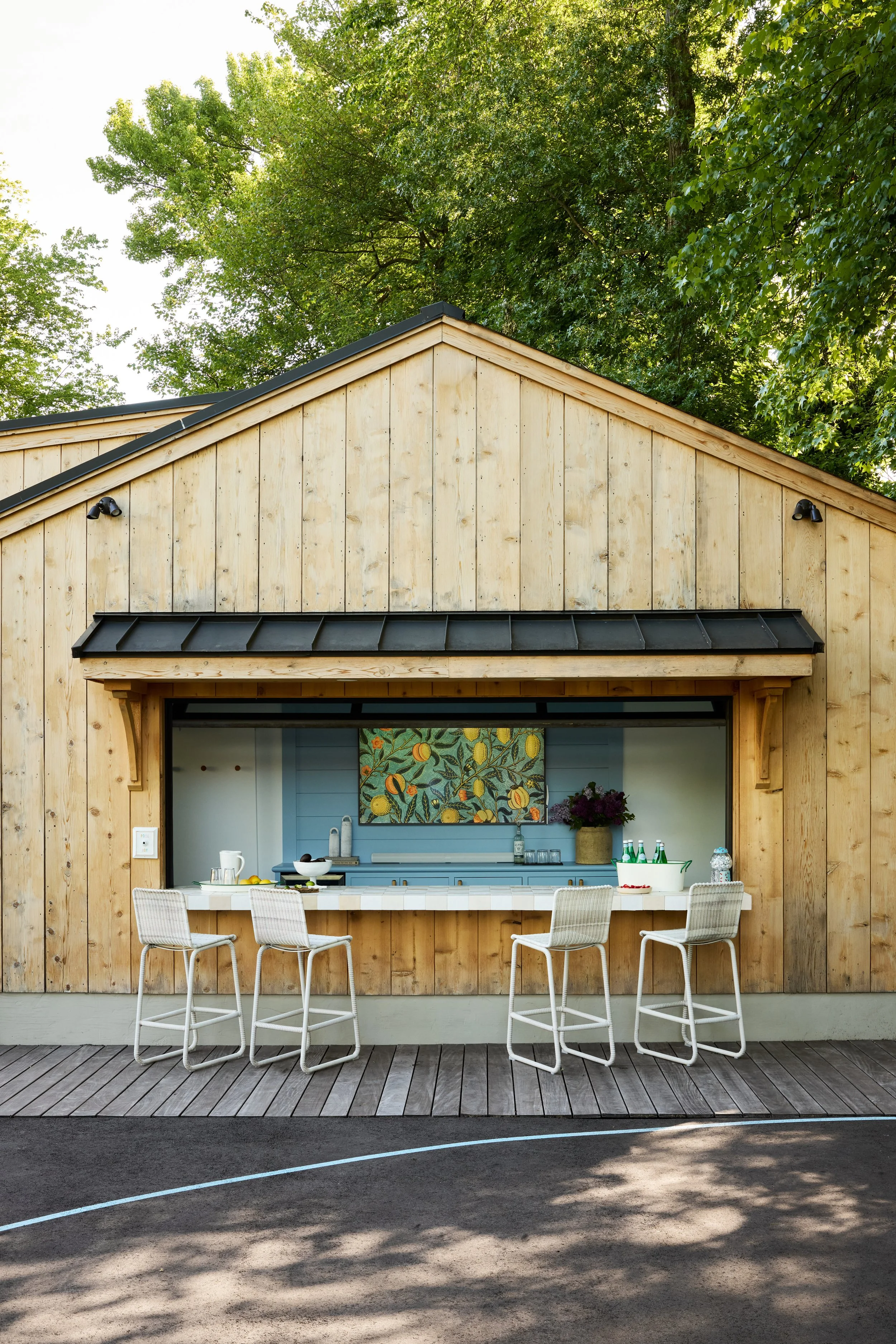 11westfield-nj-pool-house-outdoor-bar-custom-design.jpg