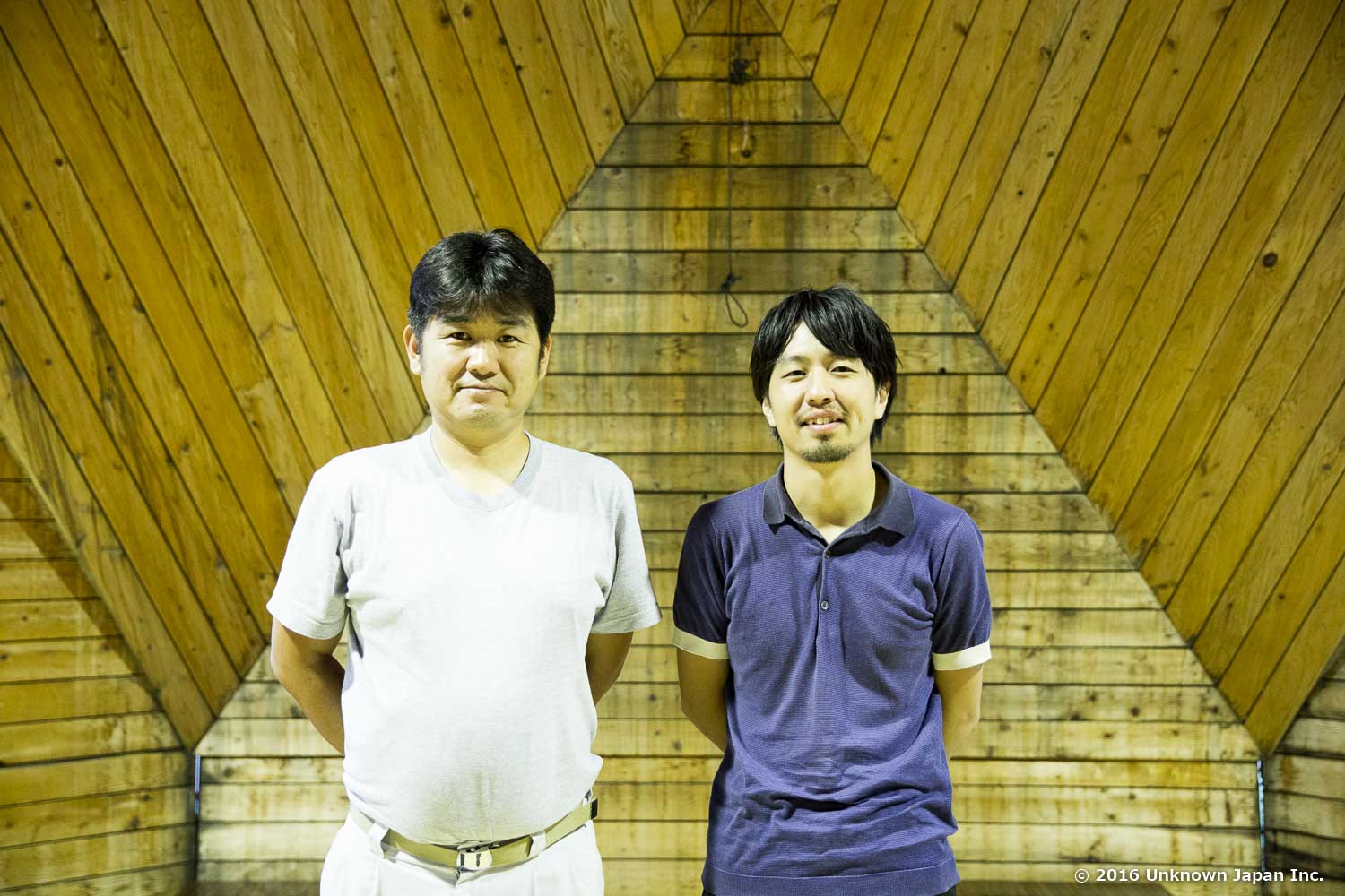 オーナーの竹本亨さんと食堂で撮影