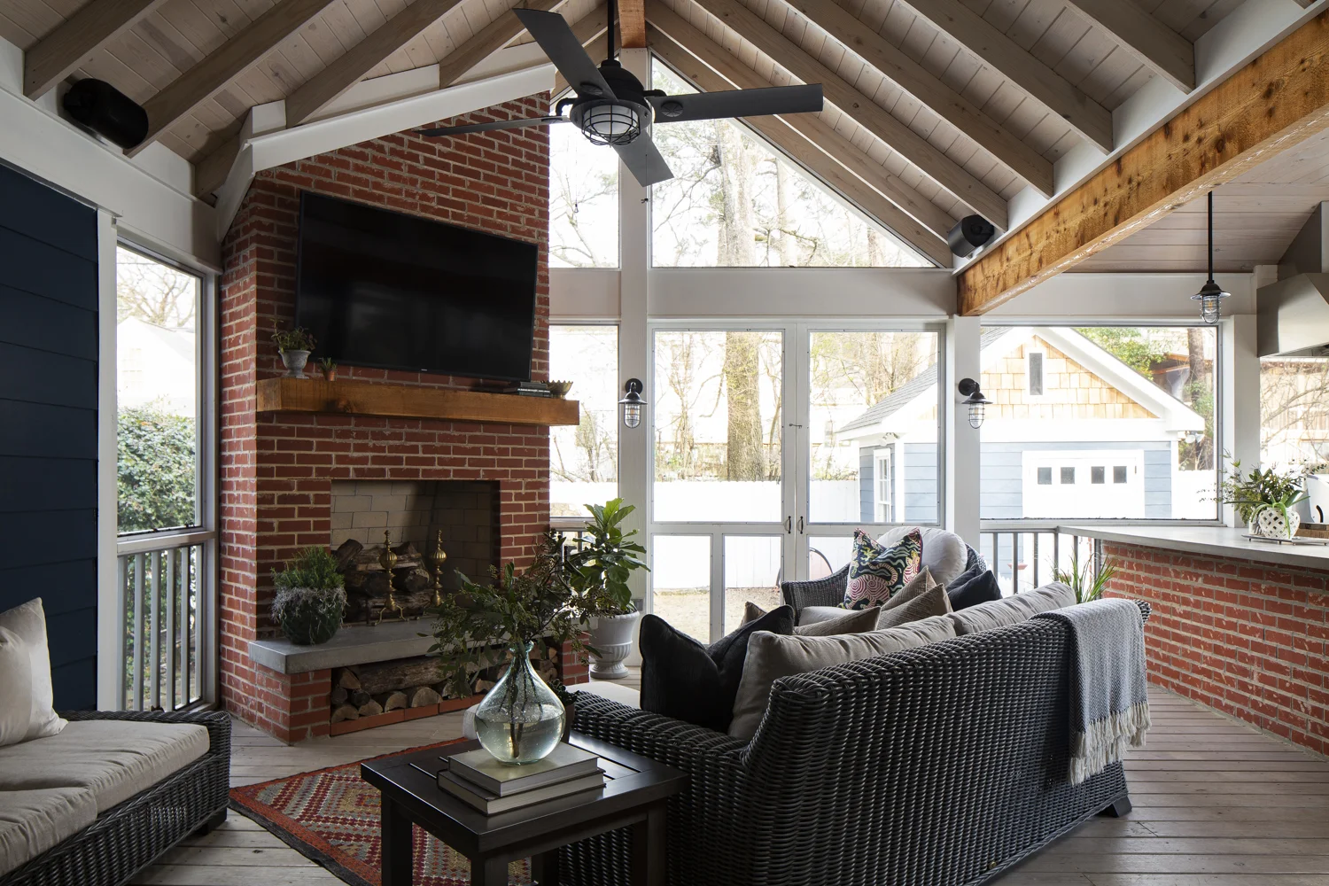 313 W Glenwood-2.jpg