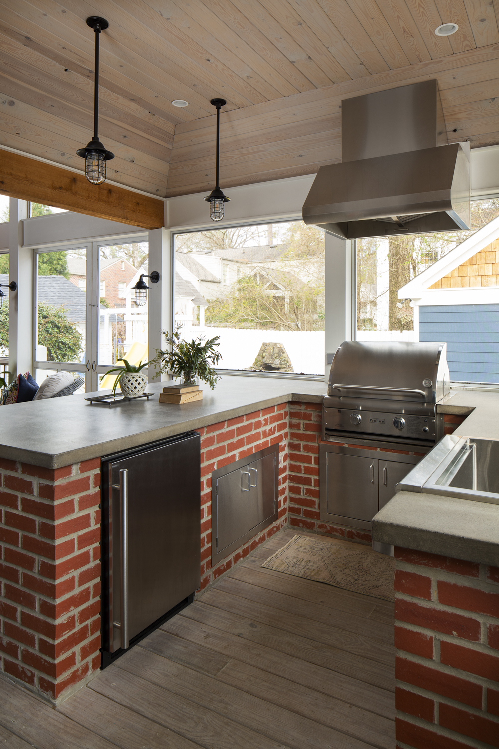 313 W Glenwood-4.jpg