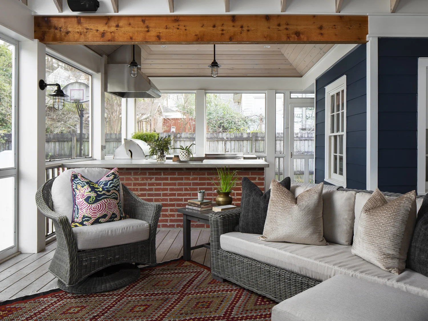 313 W Glenwood-3.jpg