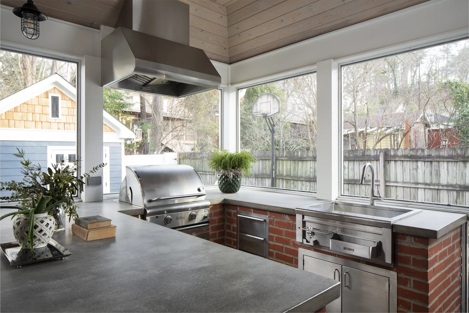 313 W Glenwood-5.jpg