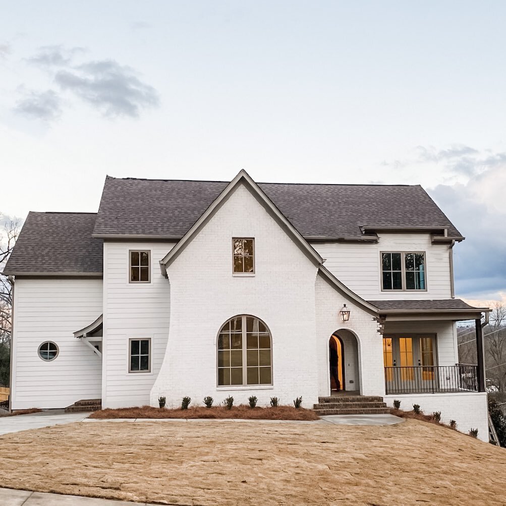 That Friday feeling when you close a house that looks this good! 😎 congrats to this sweet family! 
&mdash;&mdash;
Photo @chuckvann