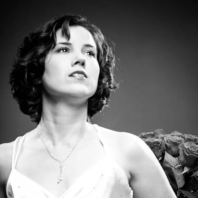 Teacher Diane teaches students who range from beginners to professional singers. Her students have received awards from NATS, and have gone on to professional acting and performing careers. She has also been teaching with New Mozart School since 2004. On top of her busy teaching schedule, Diane maintains a full performance schedule in the Bay Area. She made her Solo Opera debut as Monica in The Medium and later appeared as Lucy in The Telephone and Laetitia in The Old Maid and The Thief. She appeared with Mission City Opera as the soprano soloist in Handel's Messiah and as Dorabella in Cosi fan Tutte. Her past performances include Olympia in North Bay Opera's Les Contes d'Hoffman, Frasquita in Bay Shore Lyric Opera's Carmen and the title role in Lucia di Lammermoor with Capitol Opera of Sacramento. She was a winner in the 2002 San Jose Opera Guild vocal competition and appeared as a guest artist with the SJSU symphony as the Queen of the Night in a program of excerpts from The Magic Flute!