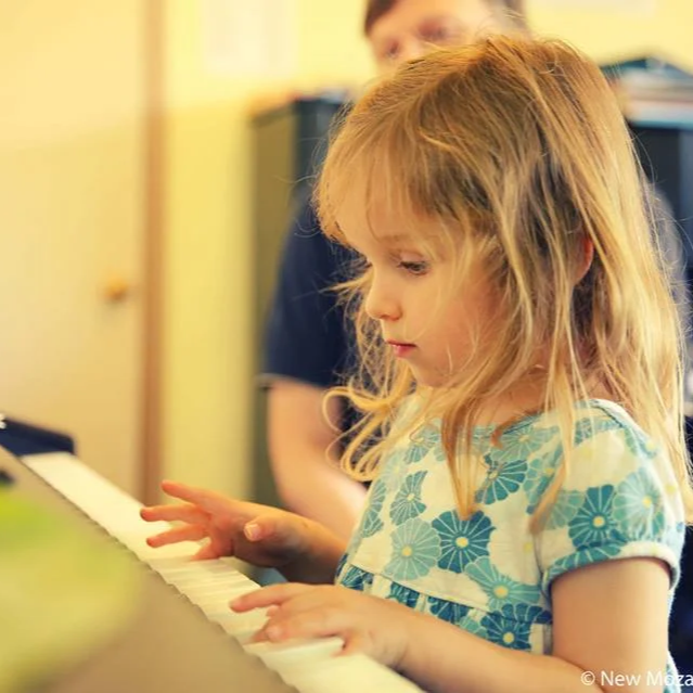 Amadeus Musicians 1 & Harmony Road 1 FREE DEMO
