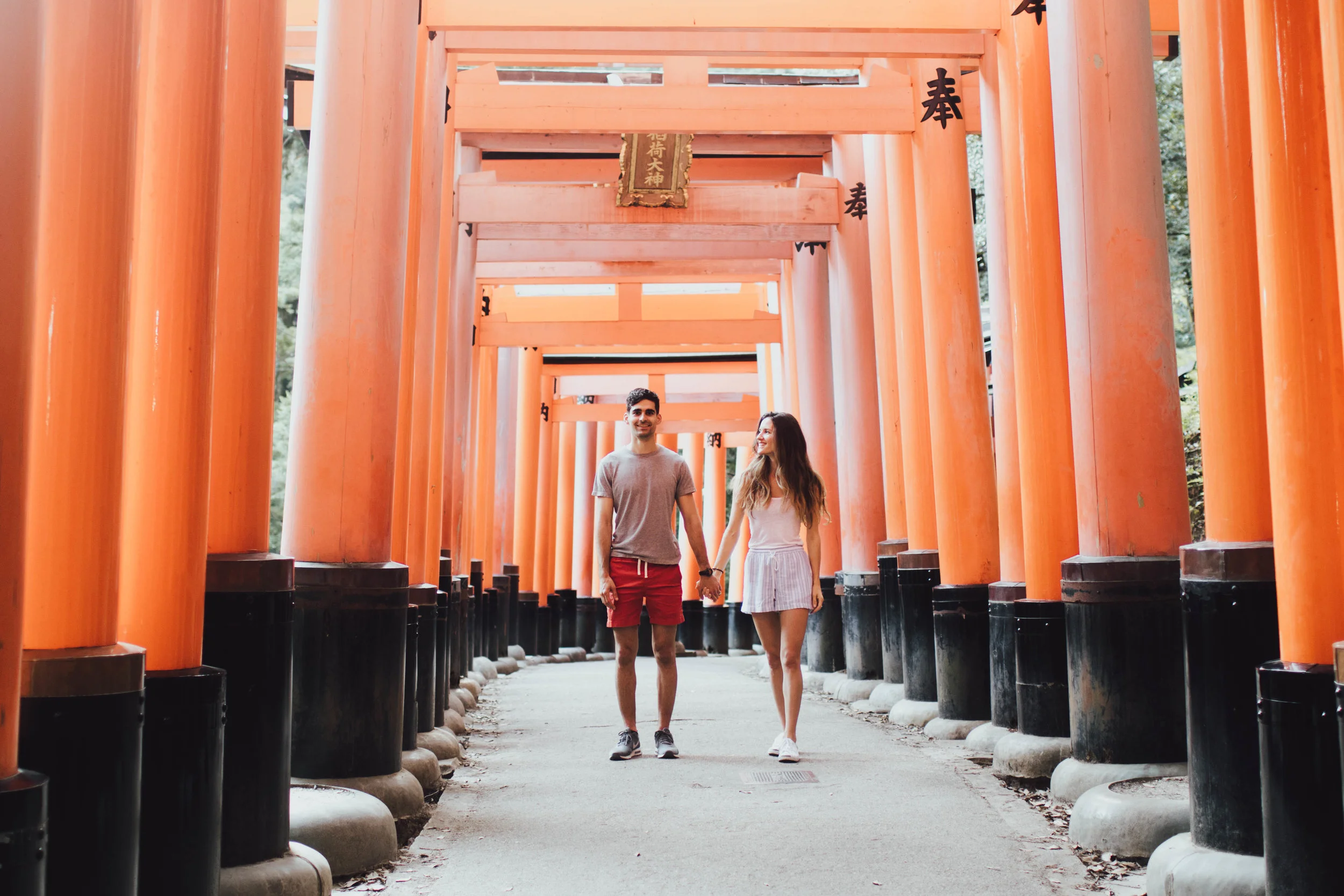 fushimi-inari-shrine-photos-by-samantha-look.jpg