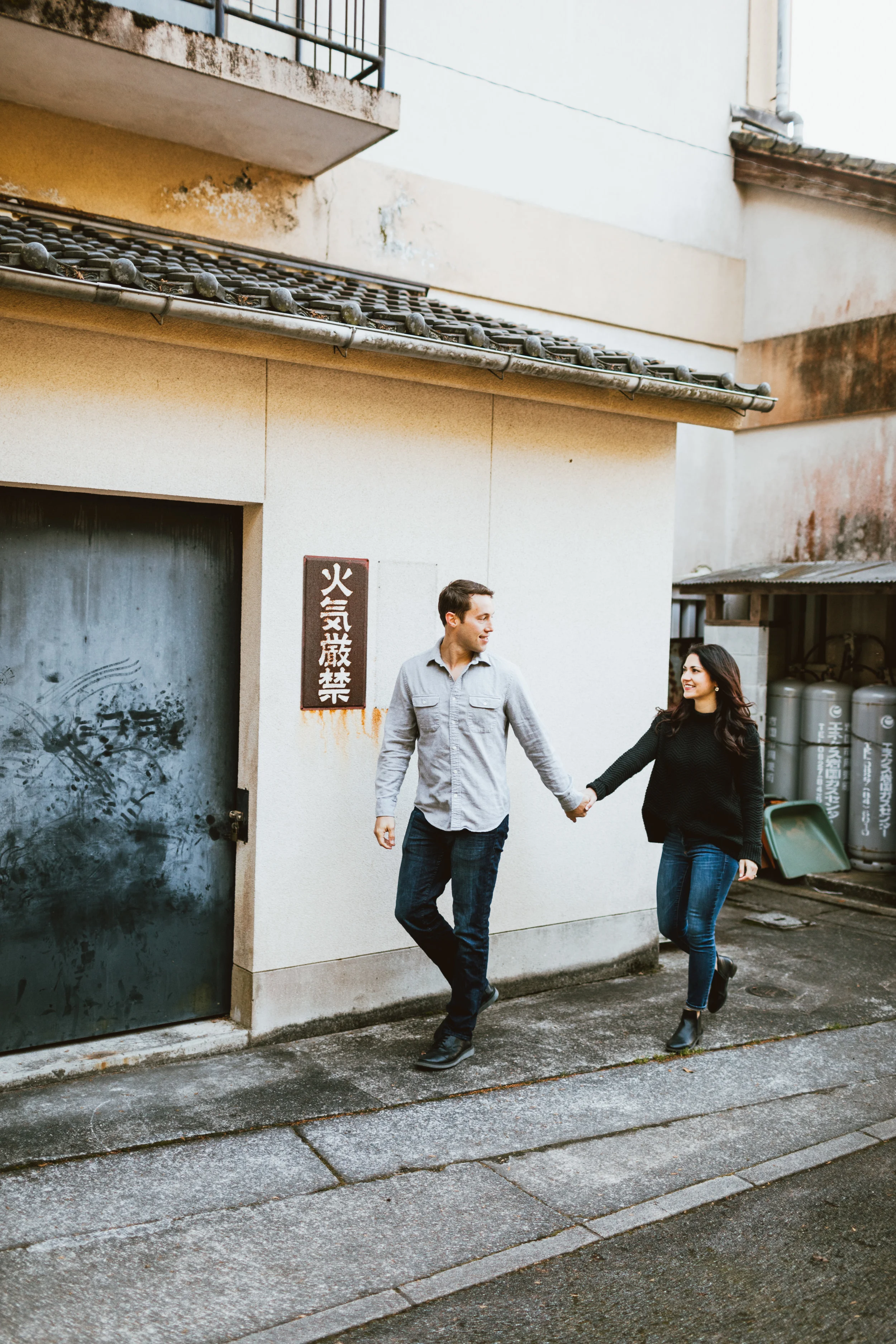adventurous-relaxed-couples-session-japan.jpg