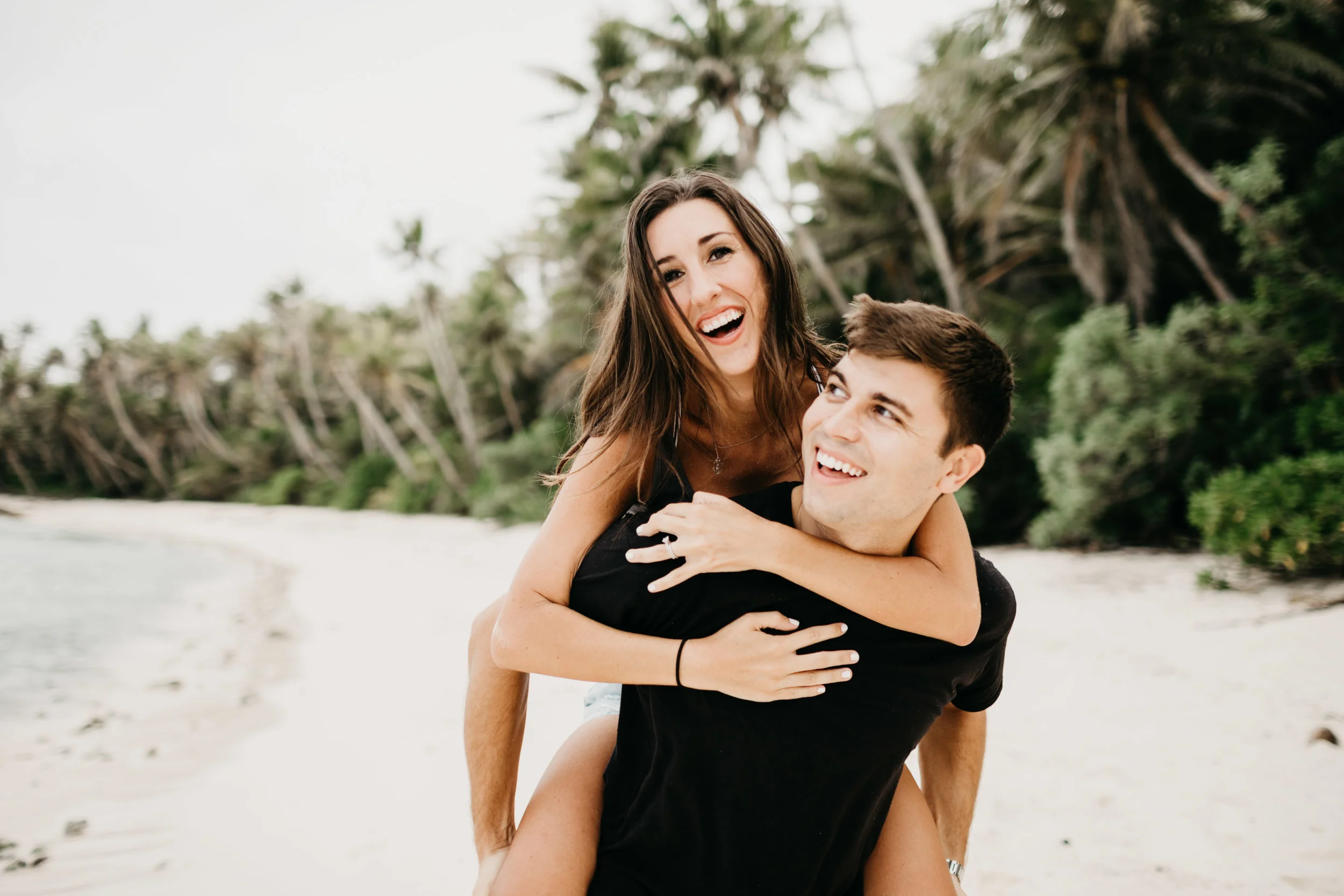 guam-beachy-adventurous-couples-photo-by-samantha-look.jpg