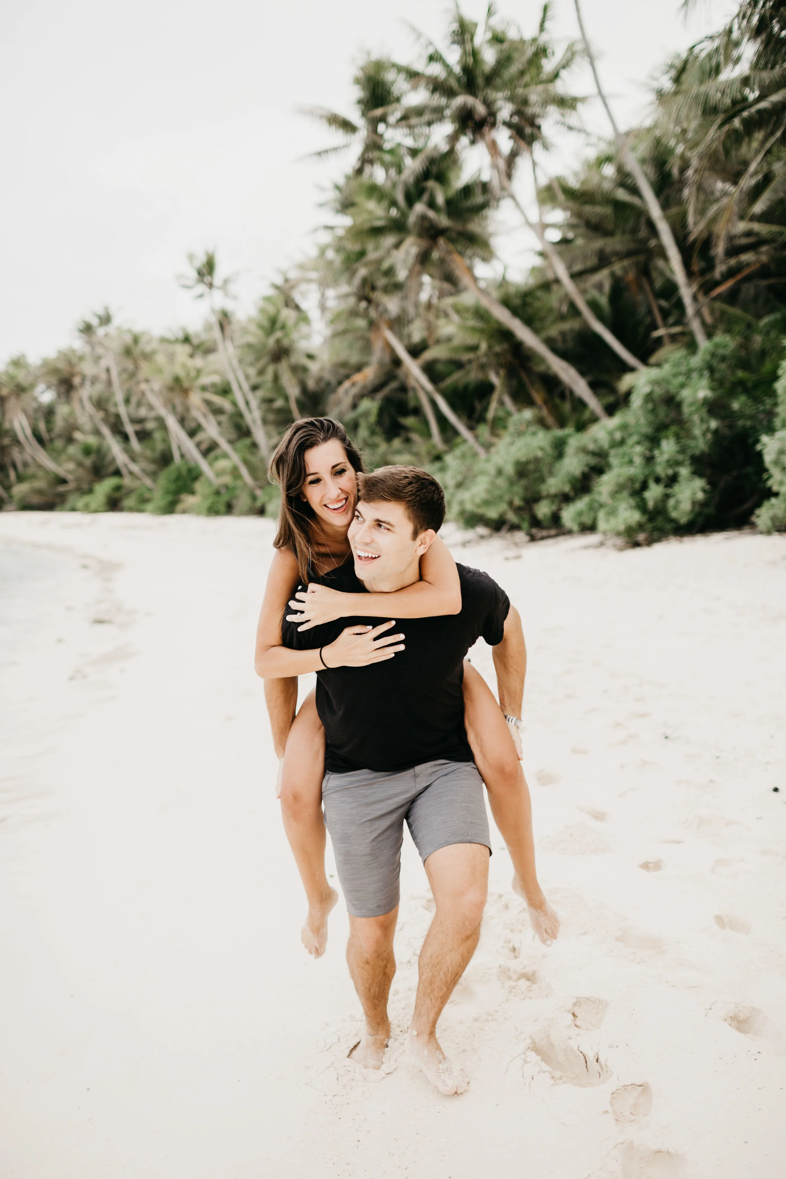 guam-beachy-adventurous-couples-photo-by-samantha-look.jpg