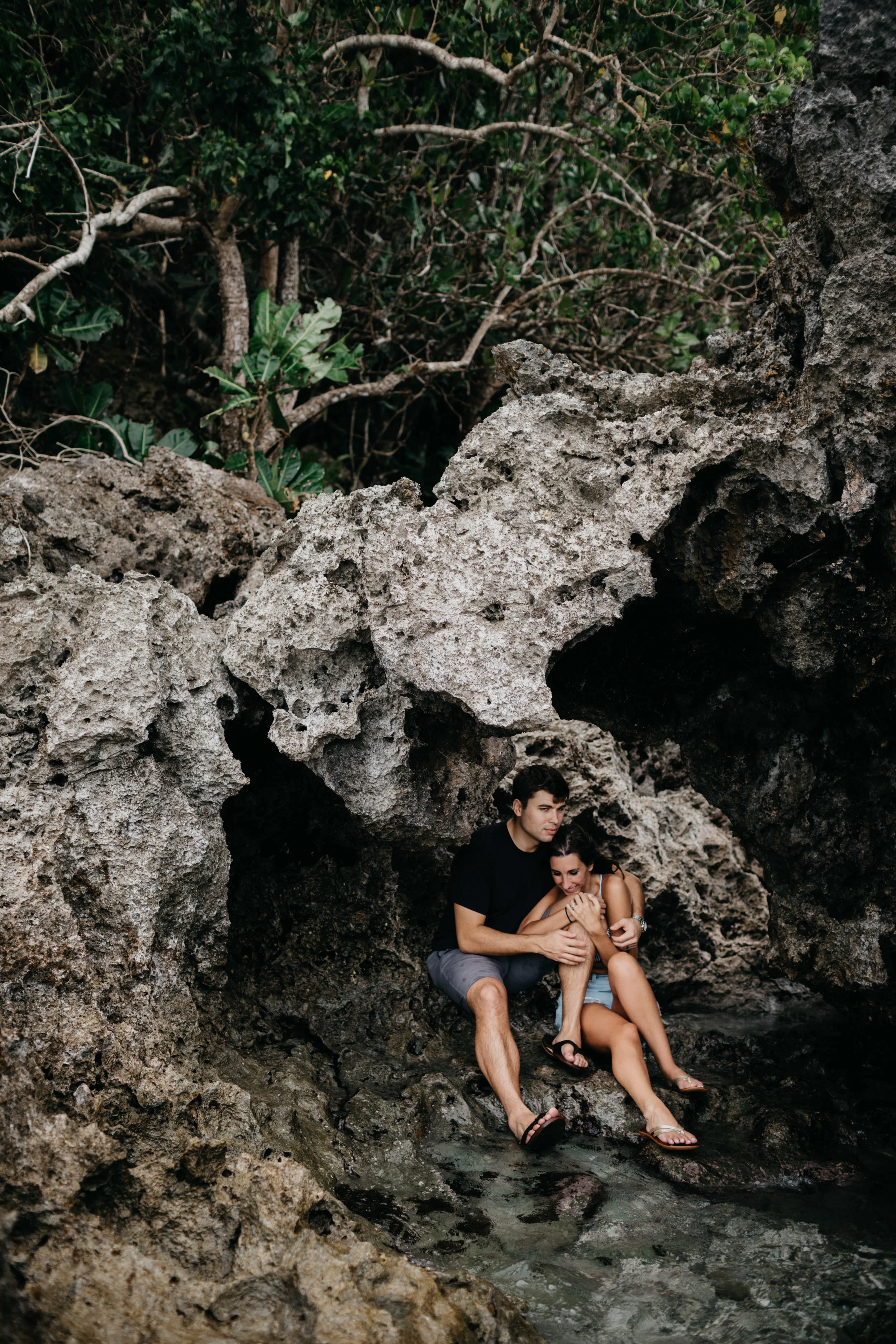 guam-beachy-adventurous-couples-photo-by-samantha-look.jpg
